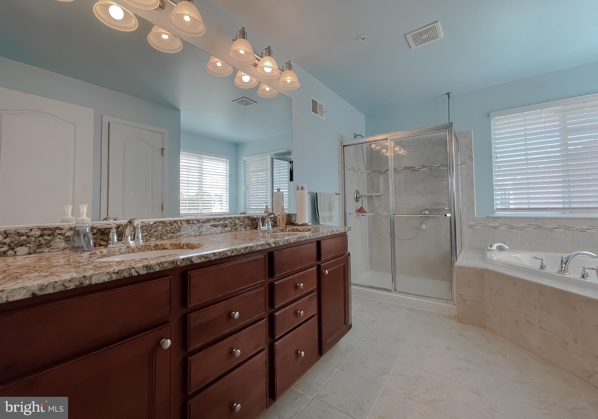 PEMBROOKE - Residential