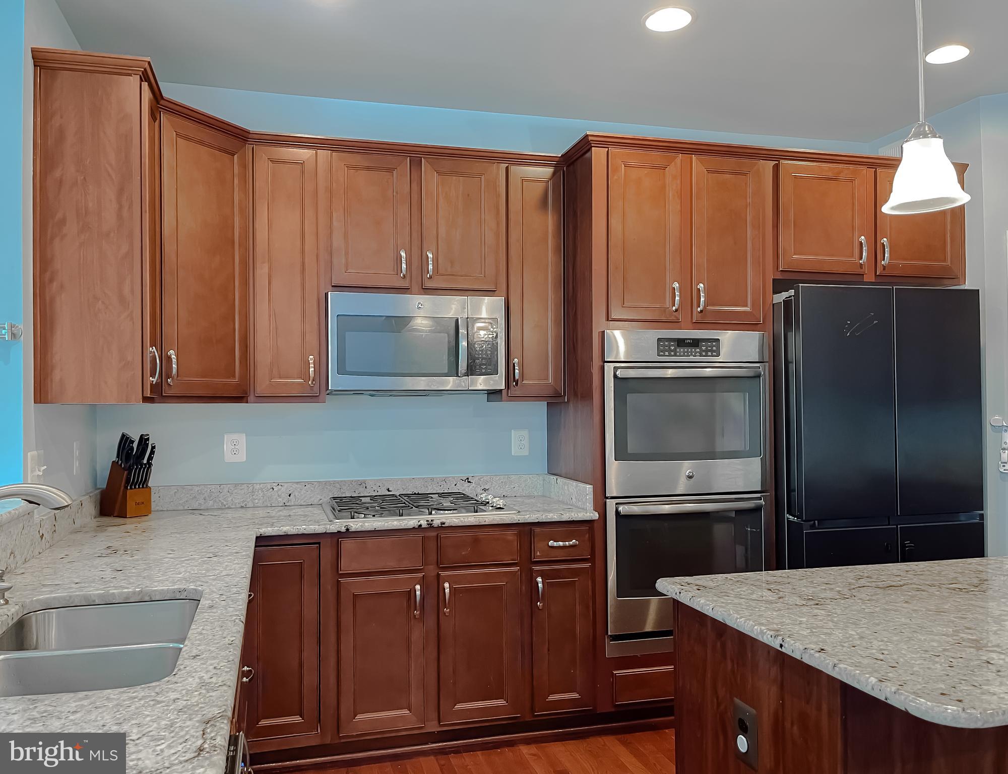 PEMBROOKE - Residential