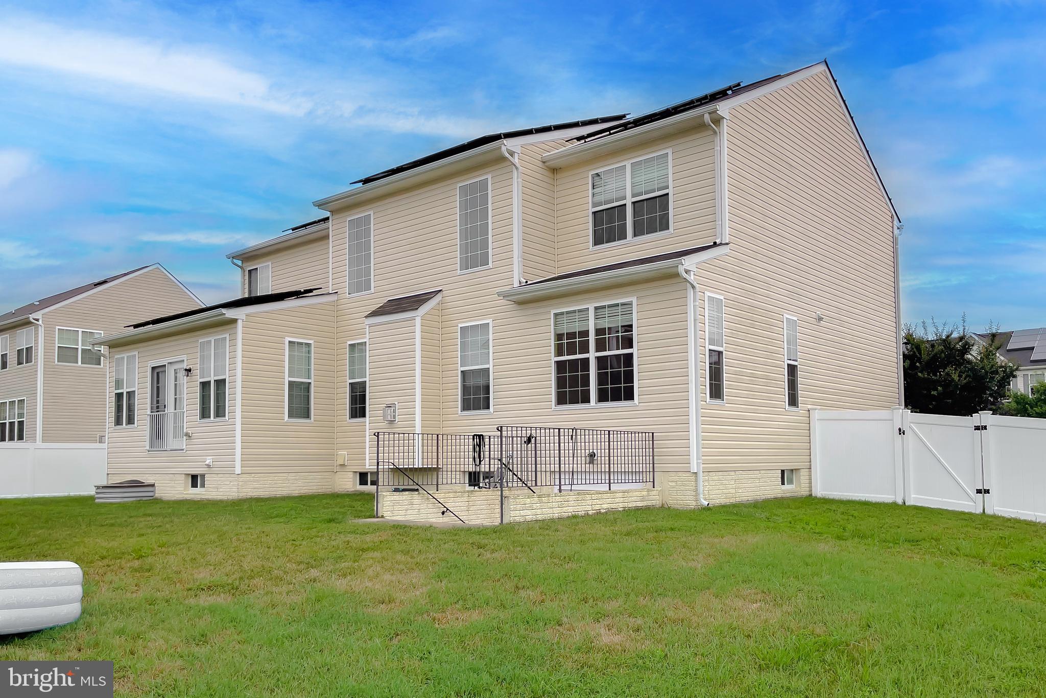 PEMBROOKE - Residential