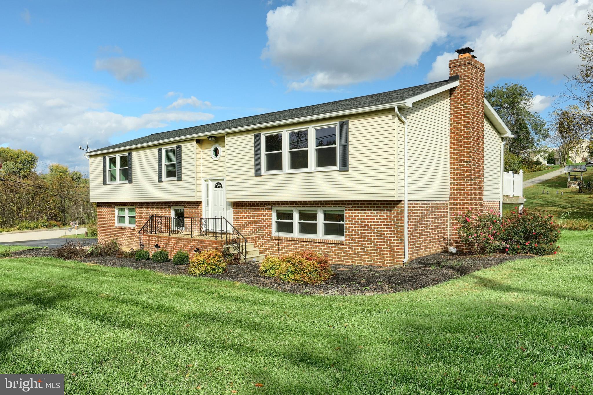 2525 SPRINGWOOD ROAD