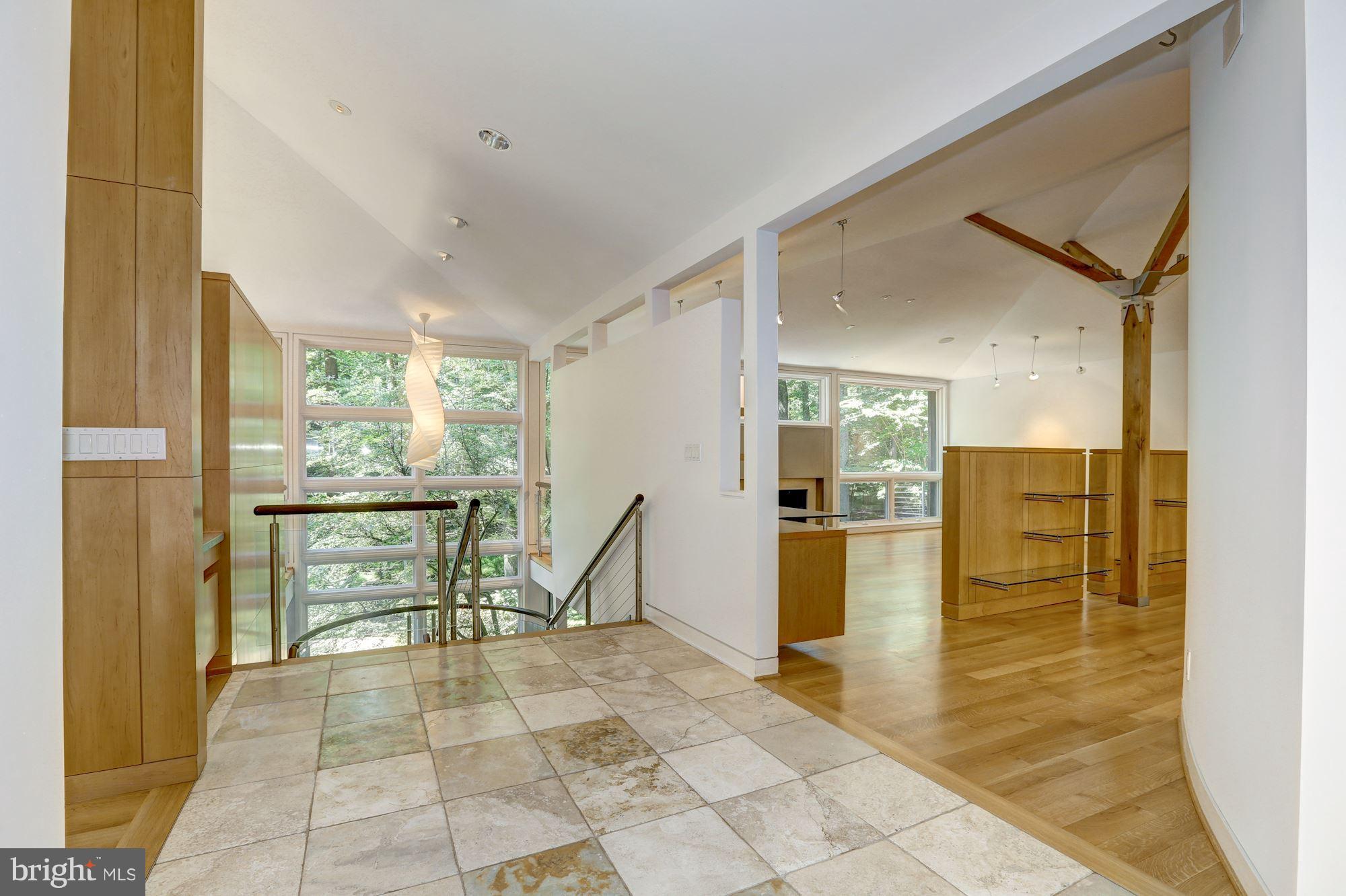 POTOMAC OUTSIDE - Residential