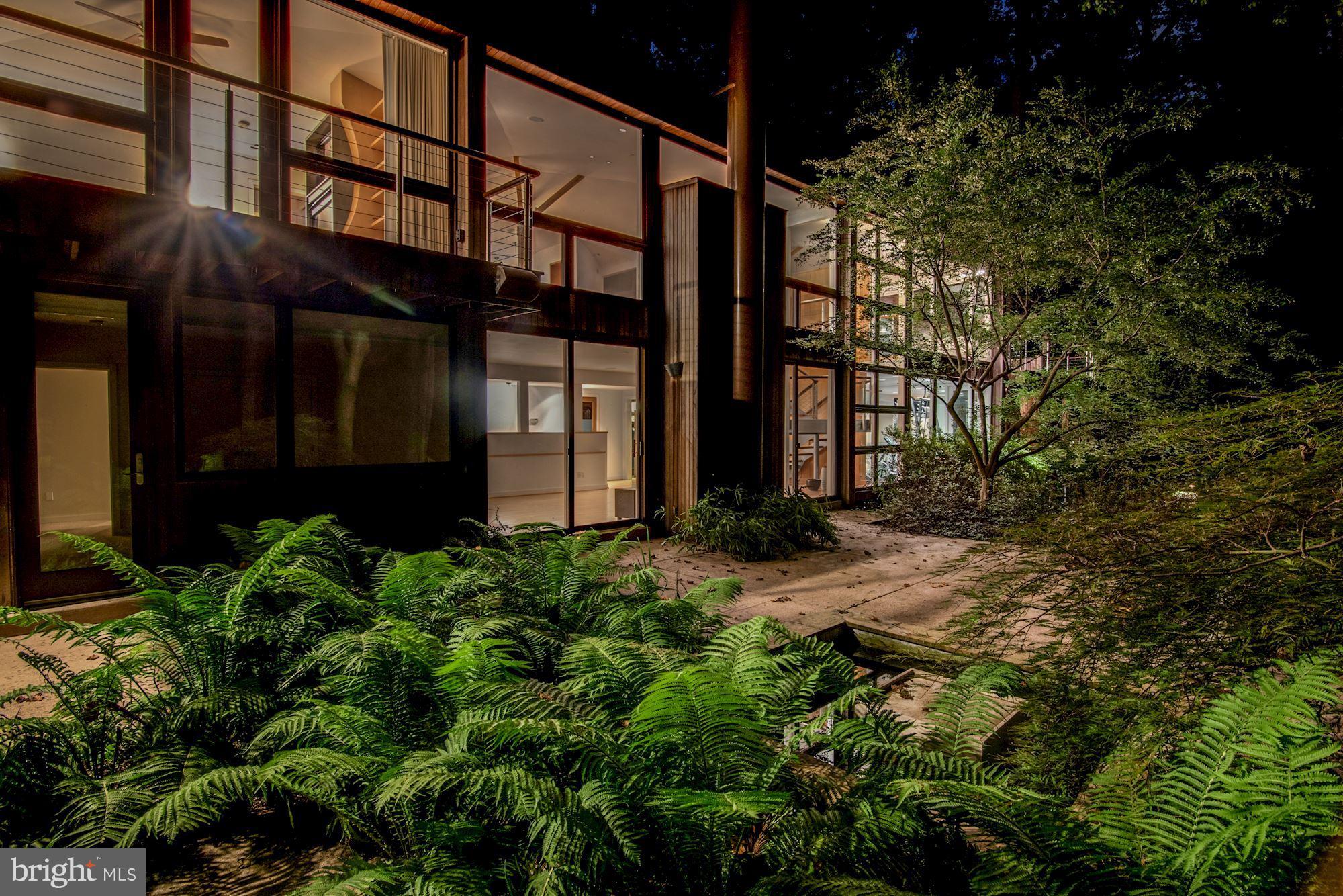 POTOMAC OUTSIDE - Residential