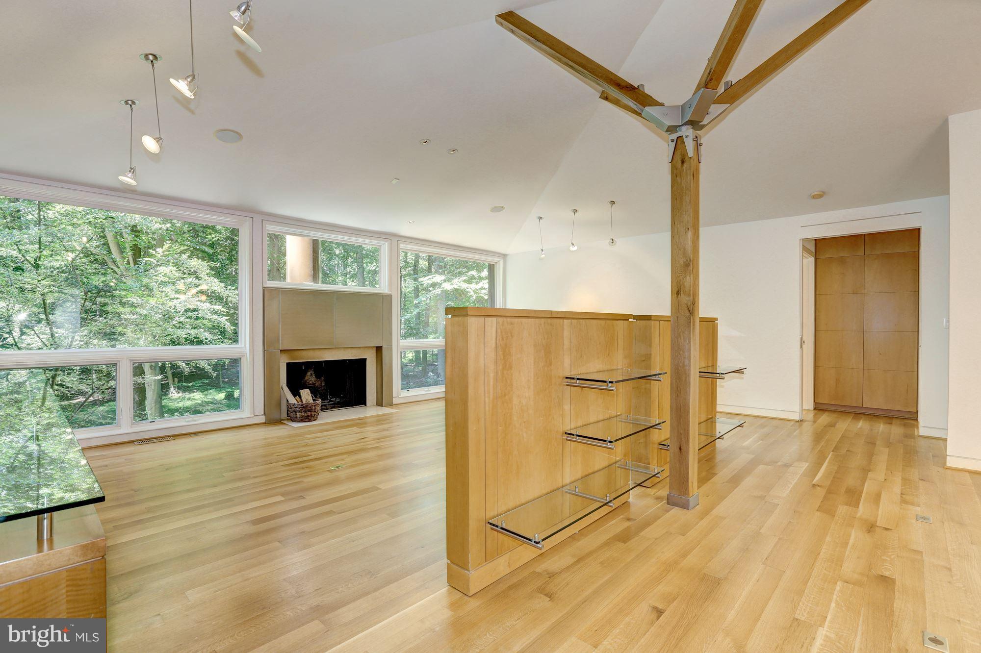 POTOMAC OUTSIDE - Residential