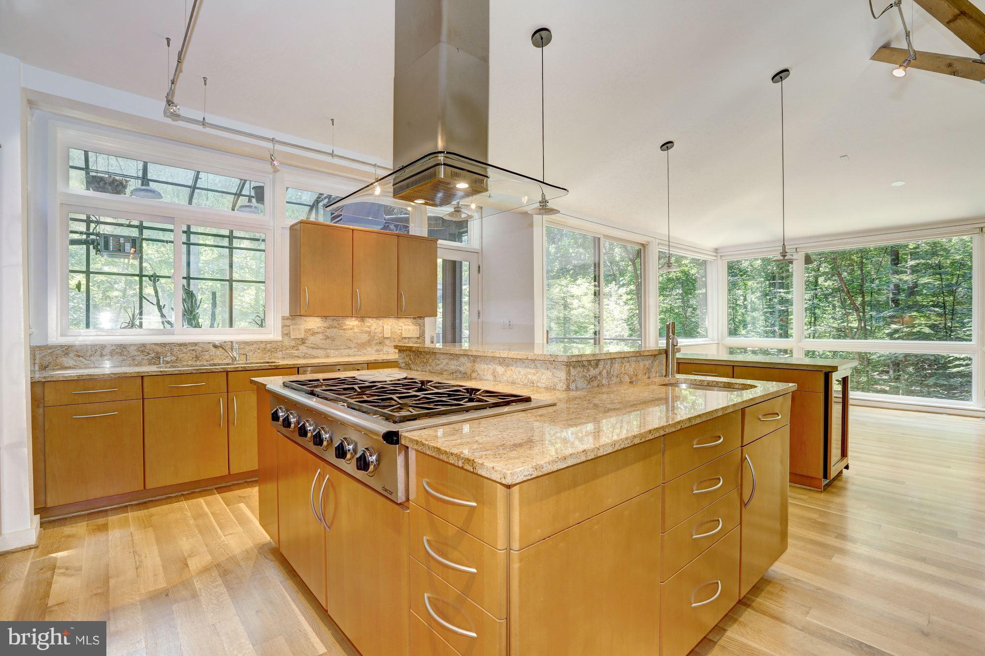 POTOMAC OUTSIDE - Residential