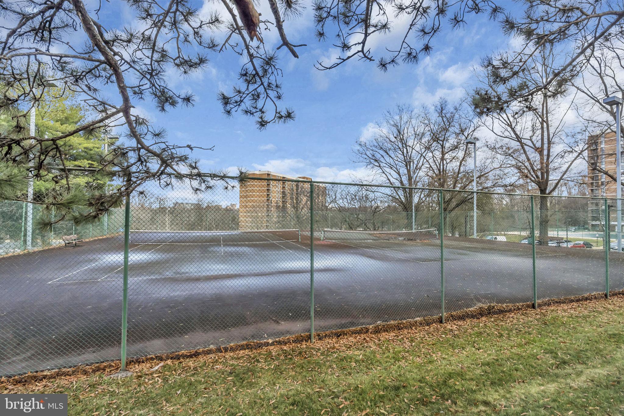 IDYLWOOD TOWERS CONDO - Residential