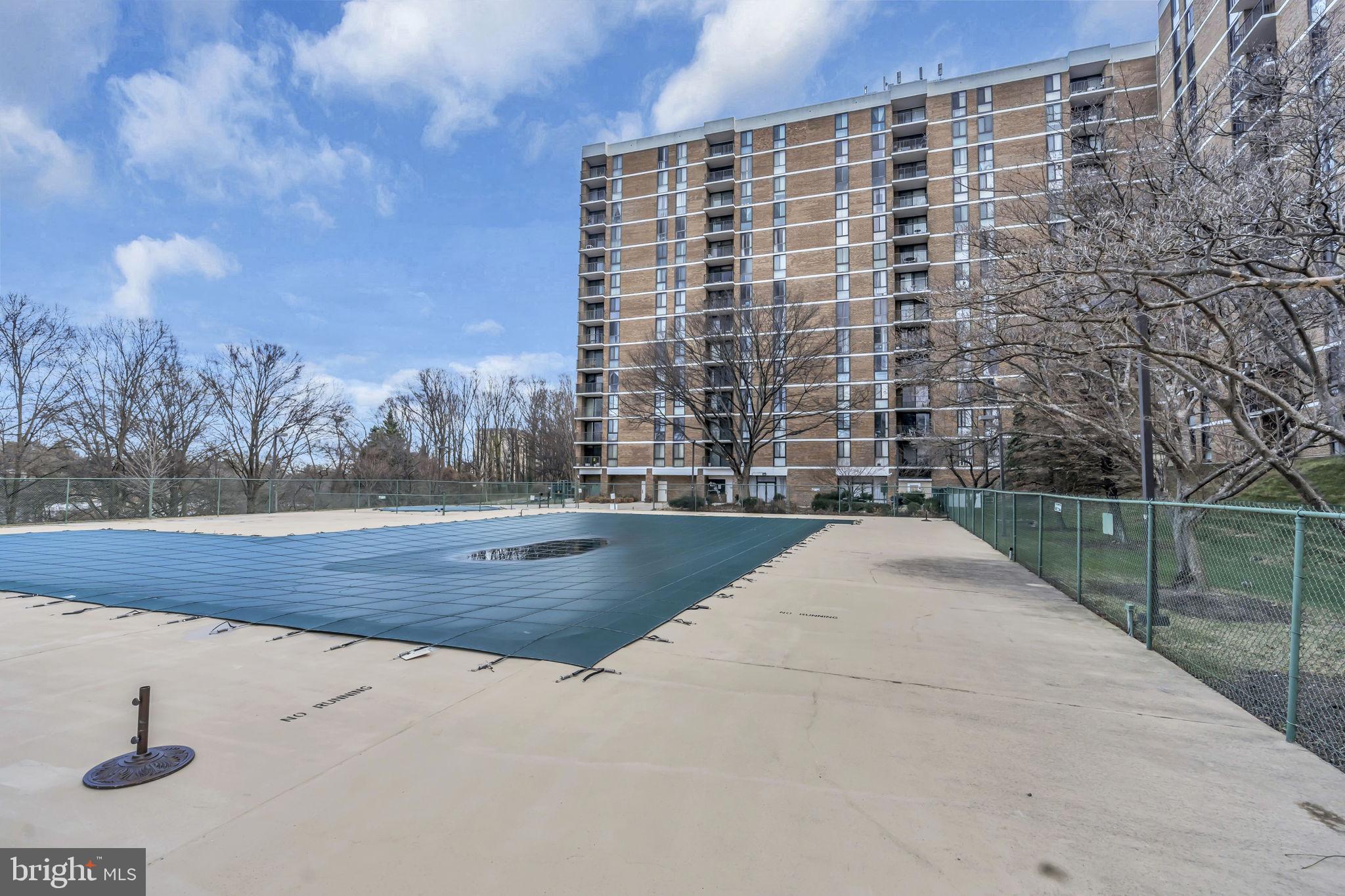 IDYLWOOD TOWERS CONDO - Residential