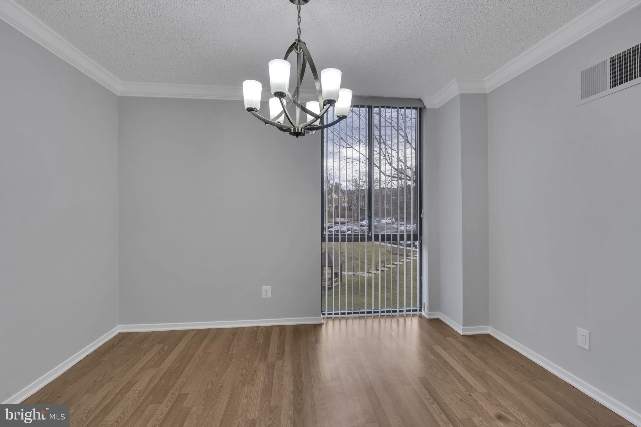 IDYLWOOD TOWERS CONDO - Residential