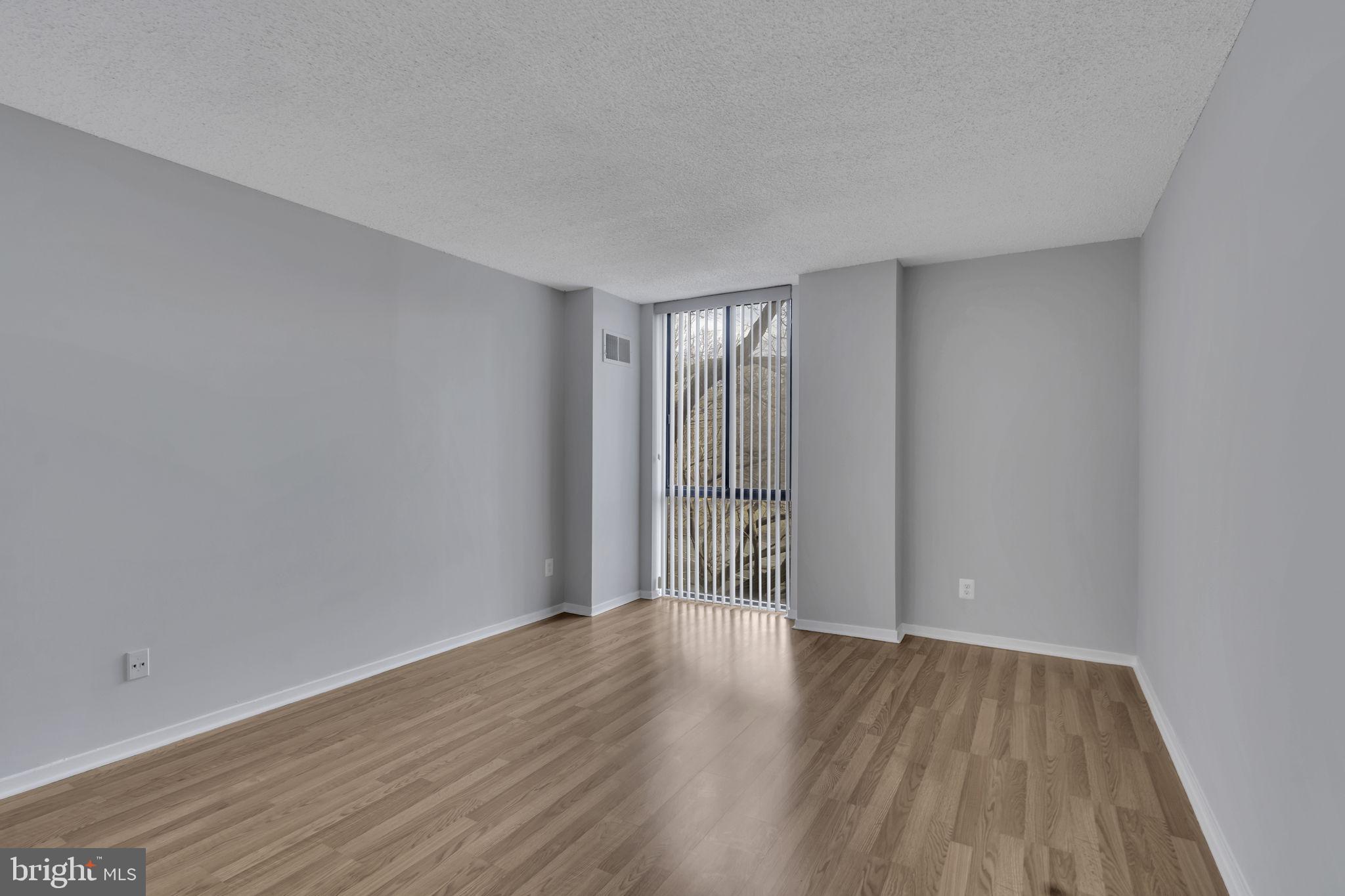 IDYLWOOD TOWERS CONDO - Residential