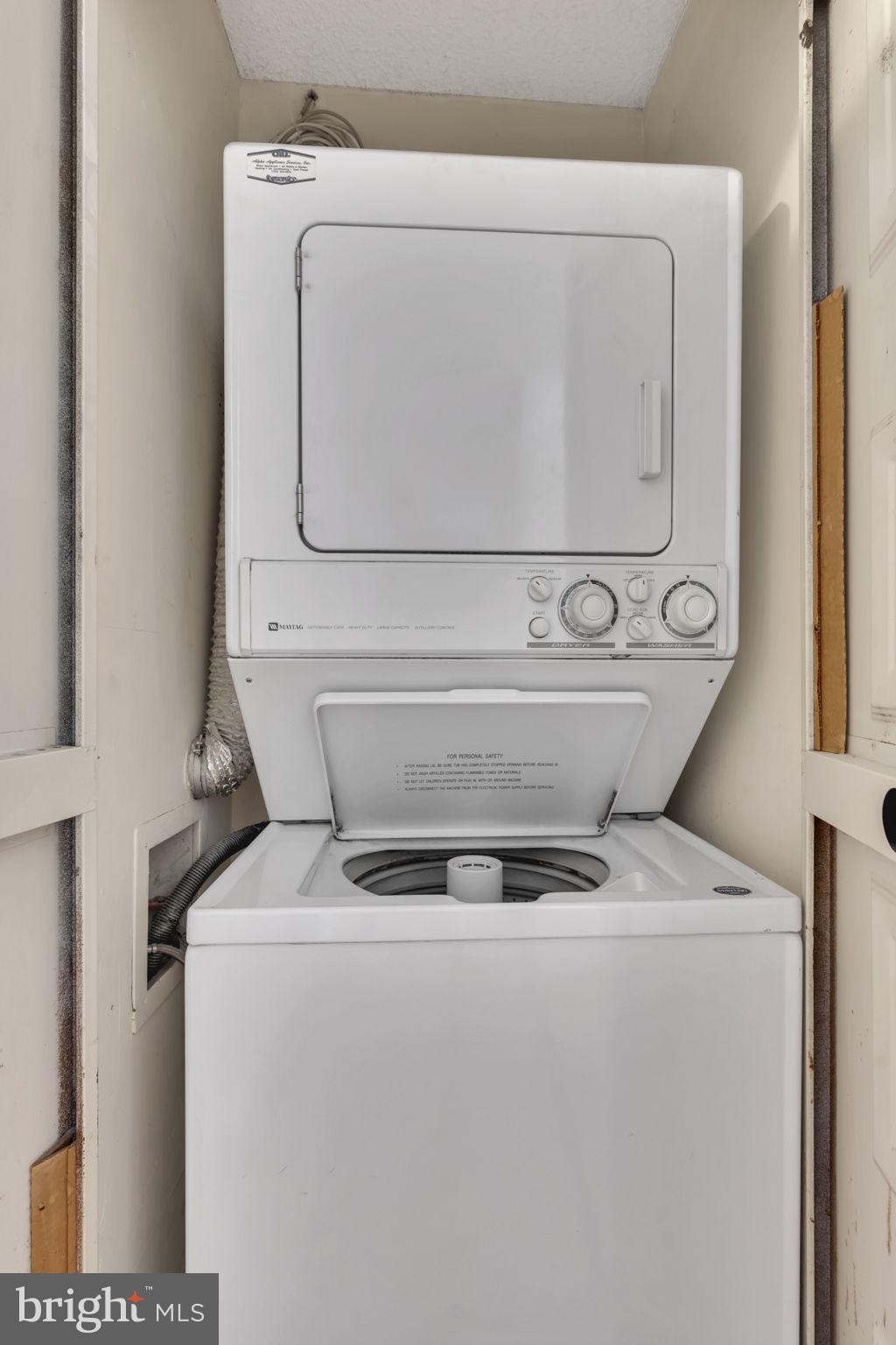 IDYLWOOD TOWERS CONDO - Residential