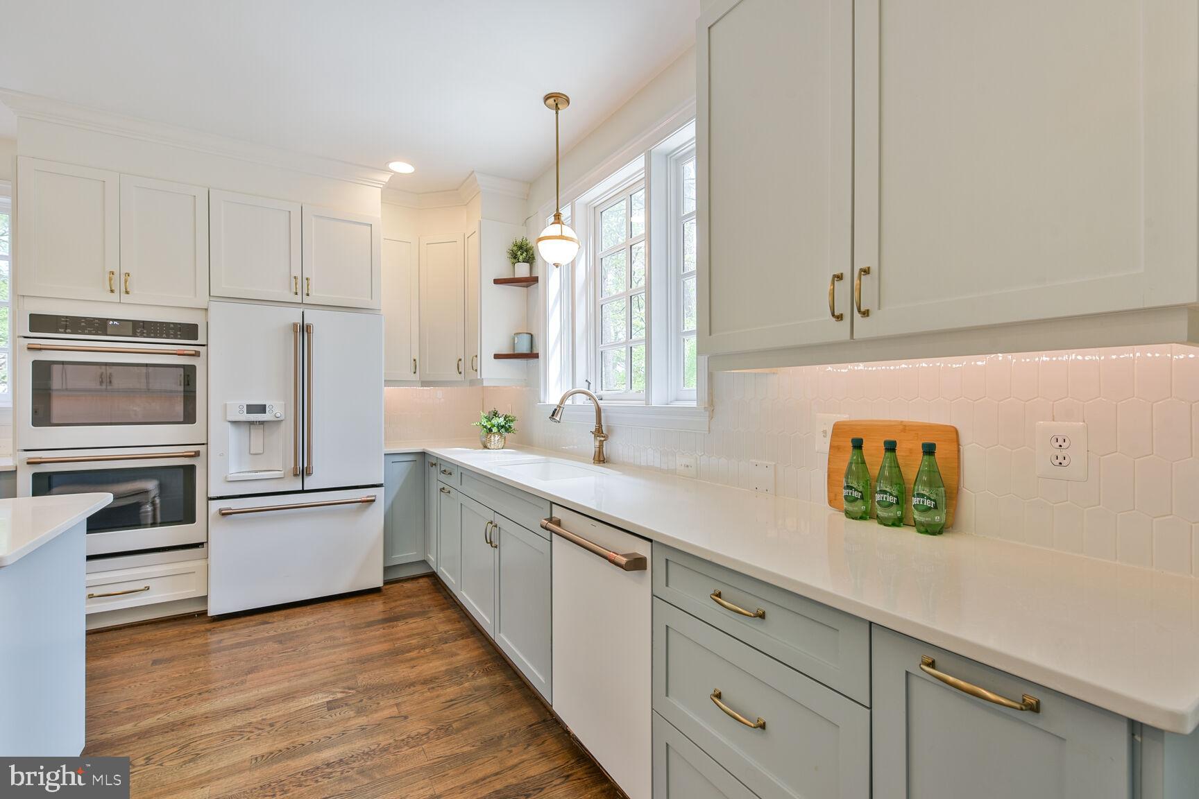 CREWS WOODS - Residential