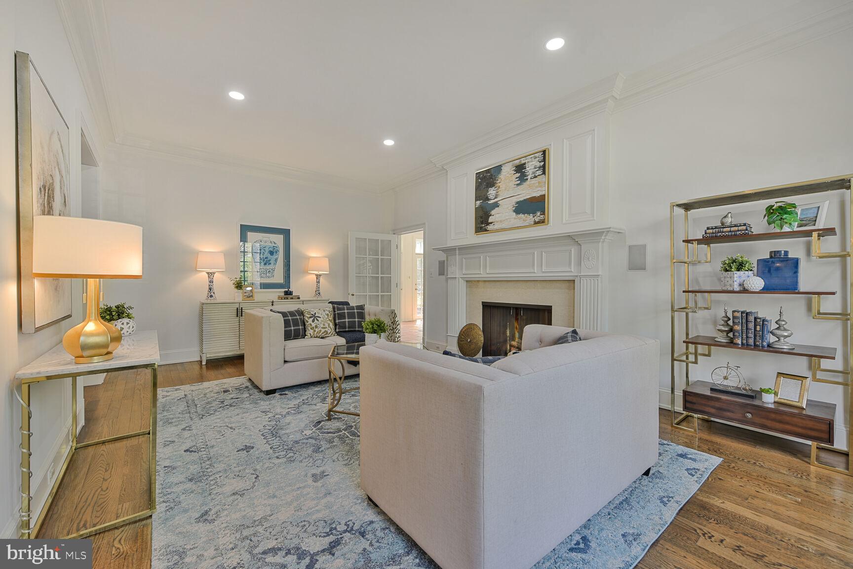 CREWS WOODS - Residential