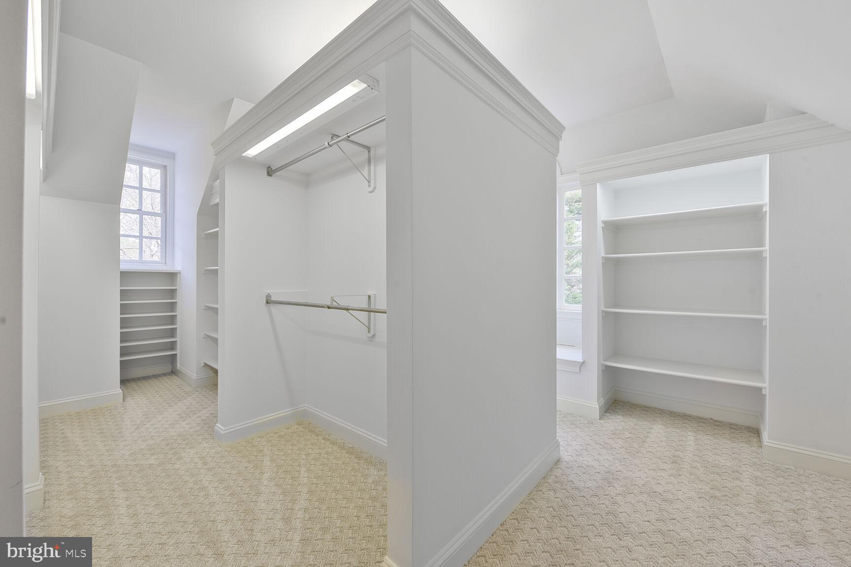 CREWS WOODS - Residential