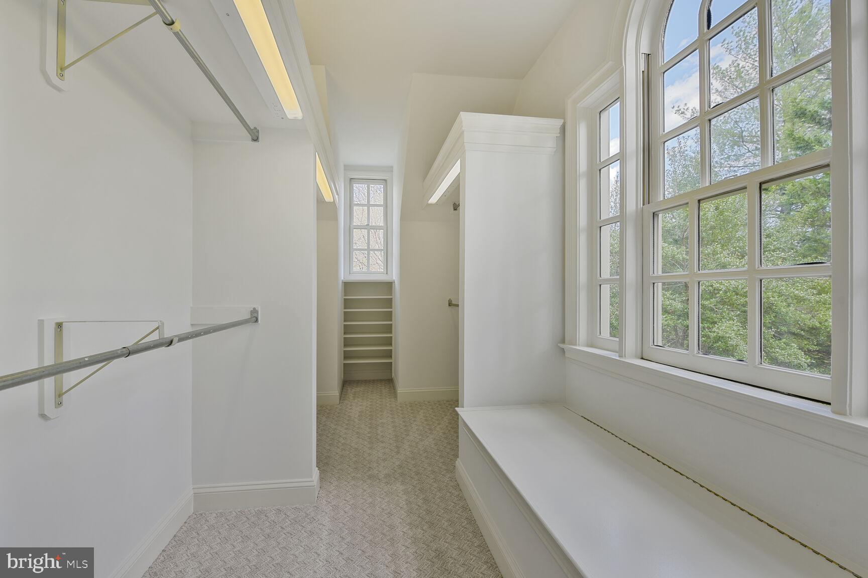 CREWS WOODS - Residential