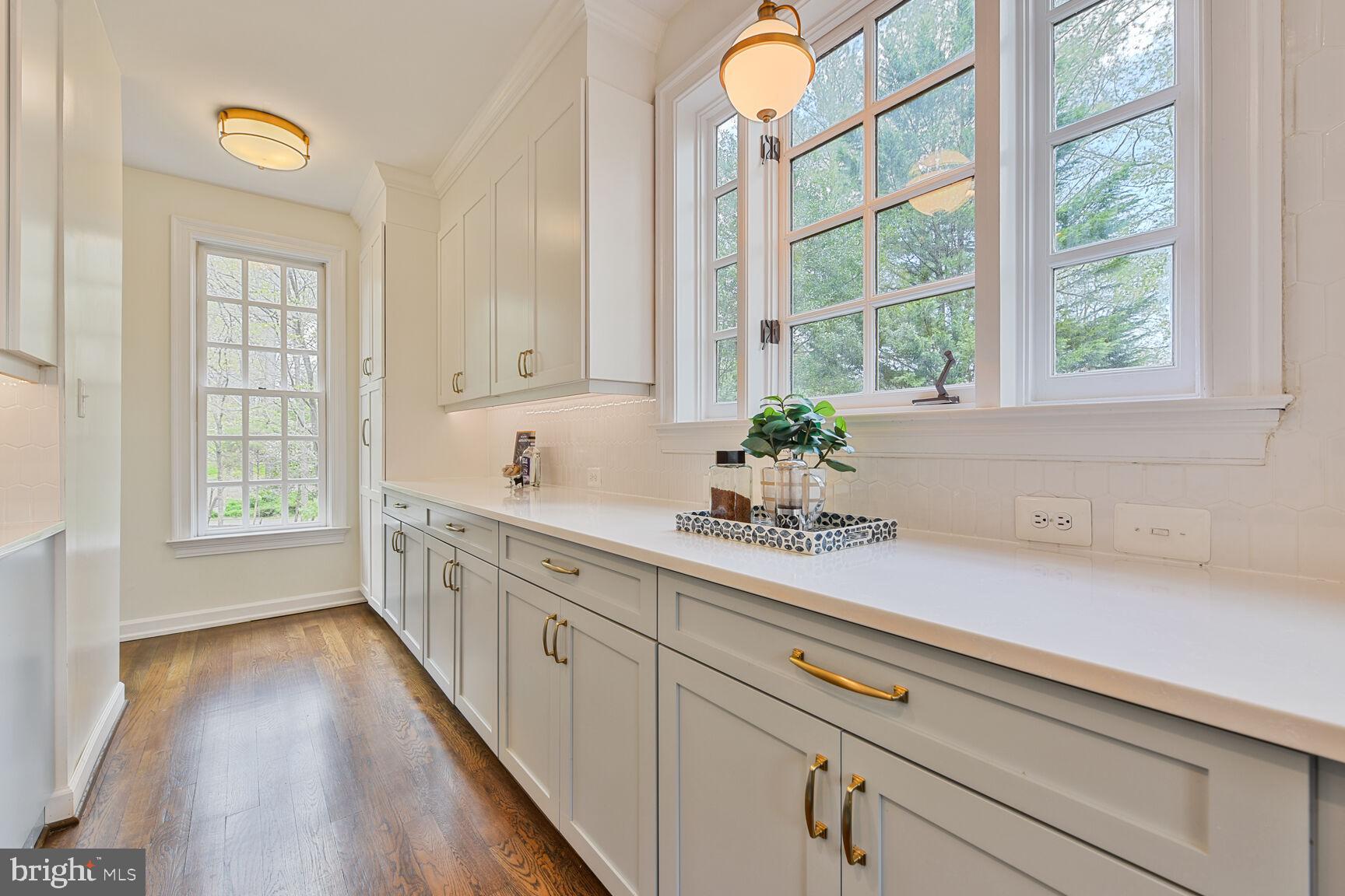 CREWS WOODS - Residential