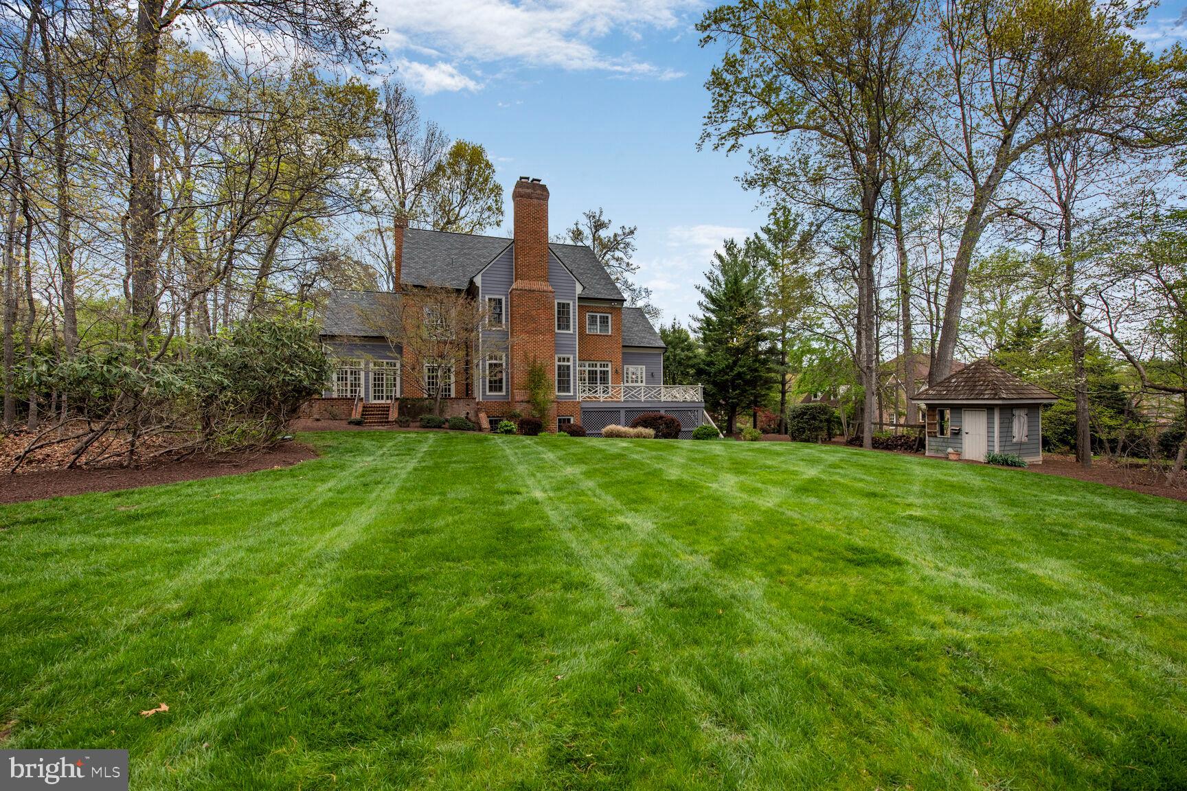 CREWS WOODS - Residential