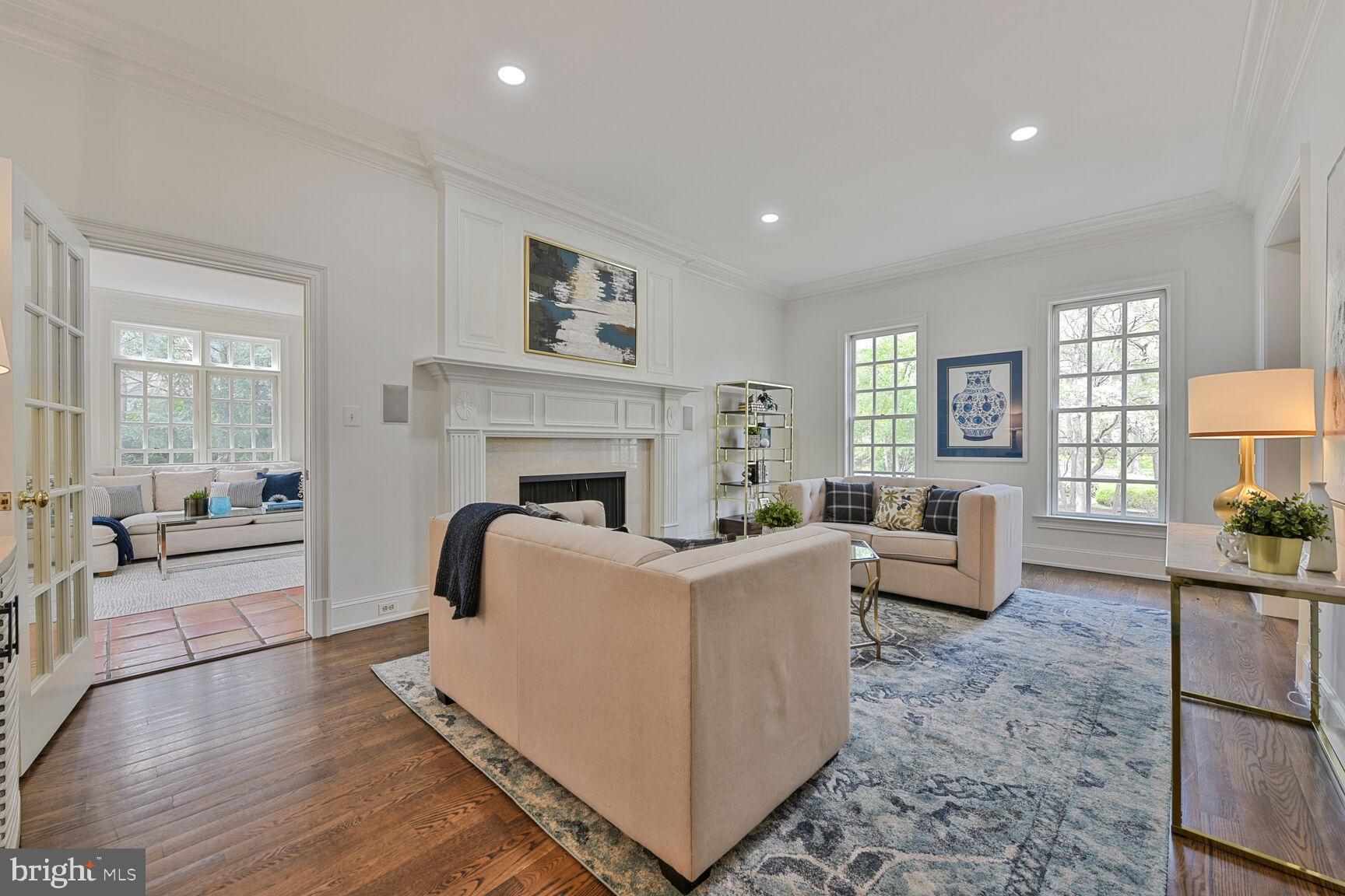 CREWS WOODS - Residential