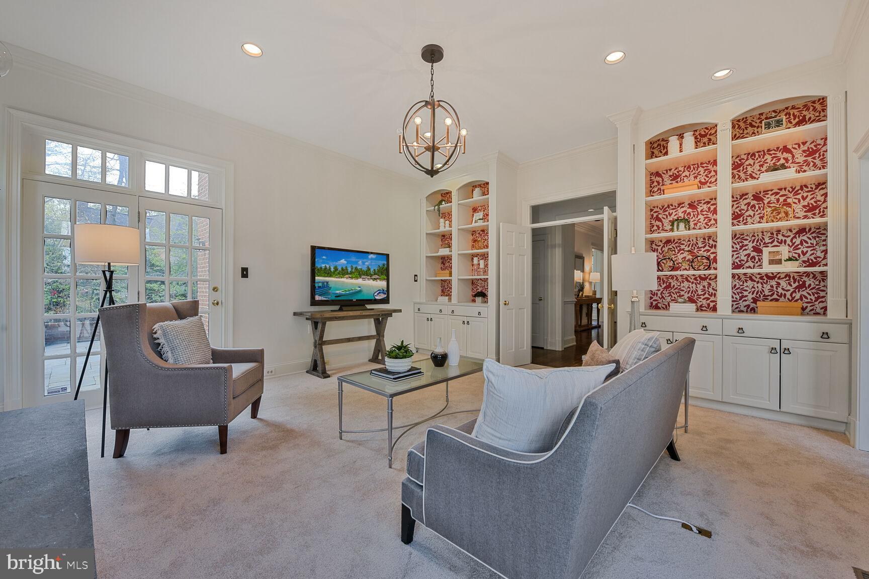 CREWS WOODS - Residential