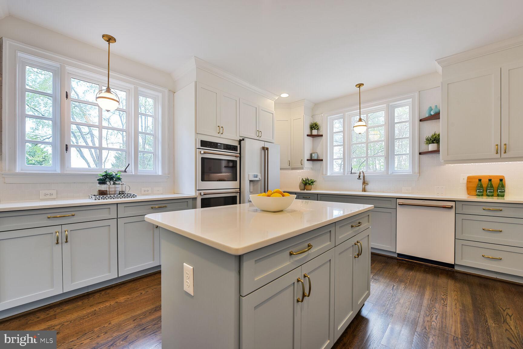 CREWS WOODS - Residential