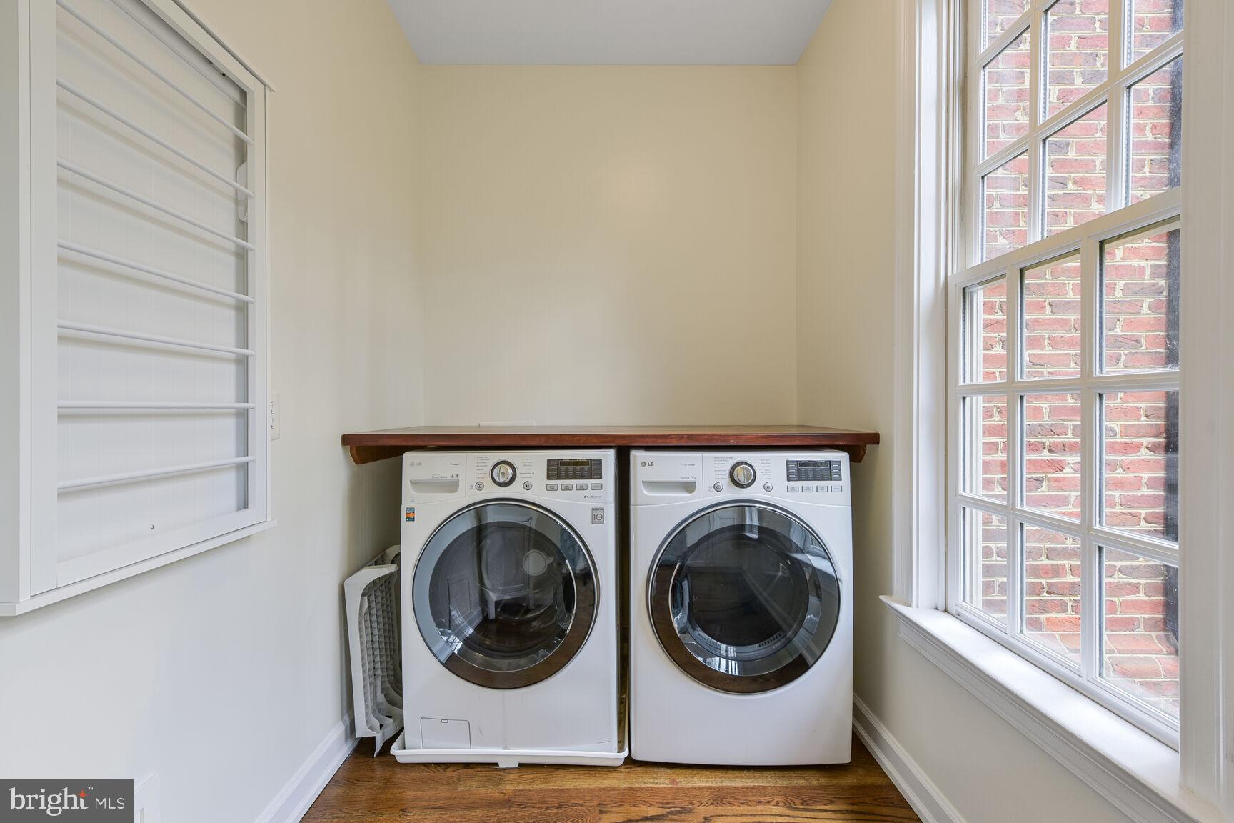 CREWS WOODS - Residential