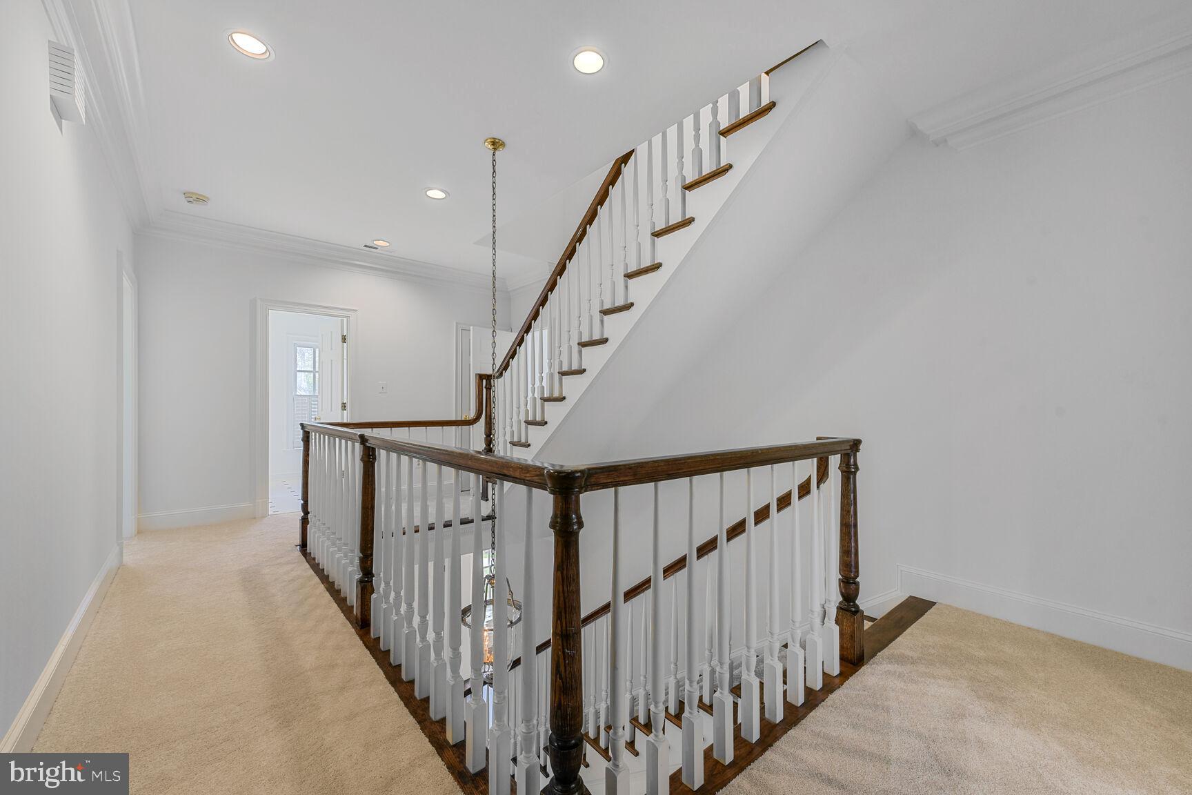 CREWS WOODS - Residential