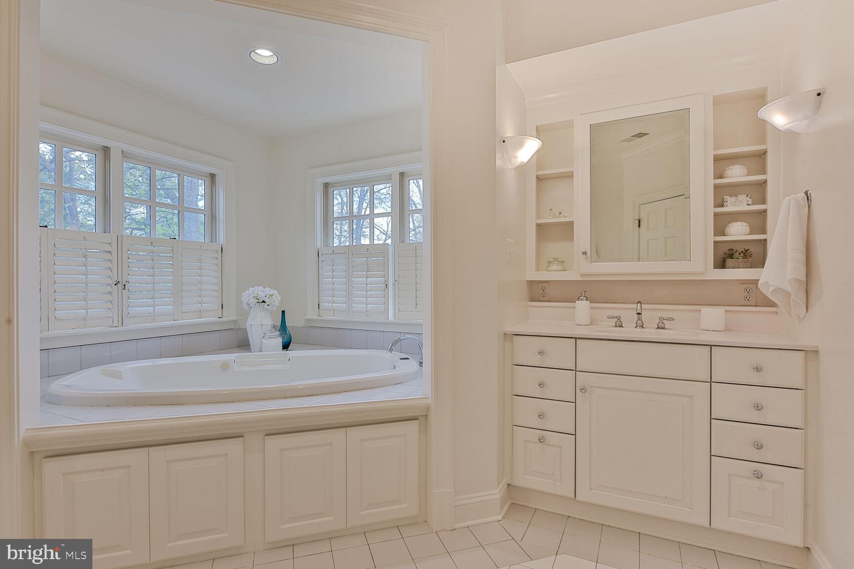 CREWS WOODS - Residential