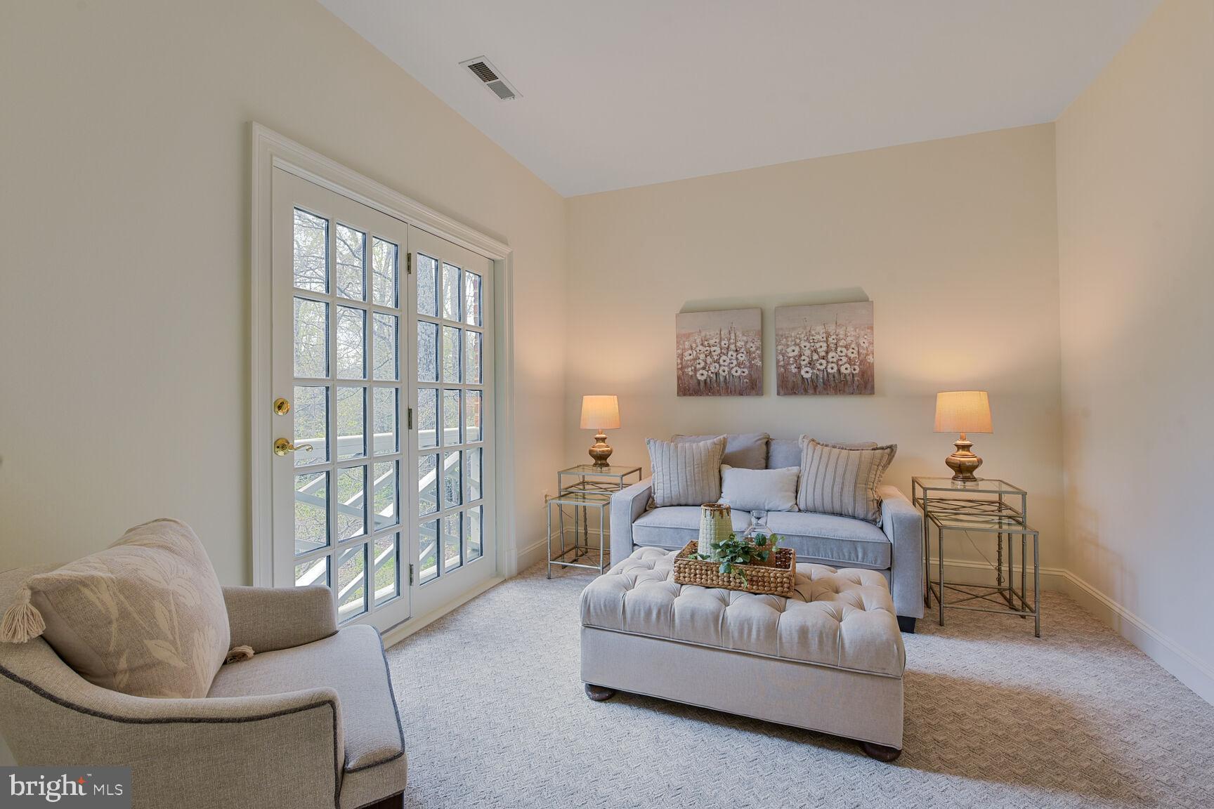 CREWS WOODS - Residential