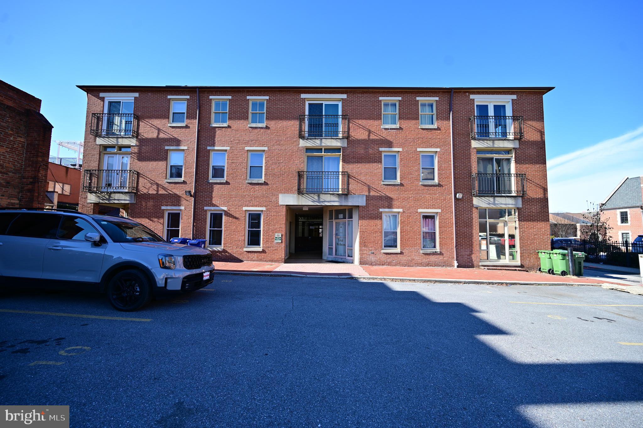 FEDERAL HILL HISTORIC DISTRICT - Commercial Sale