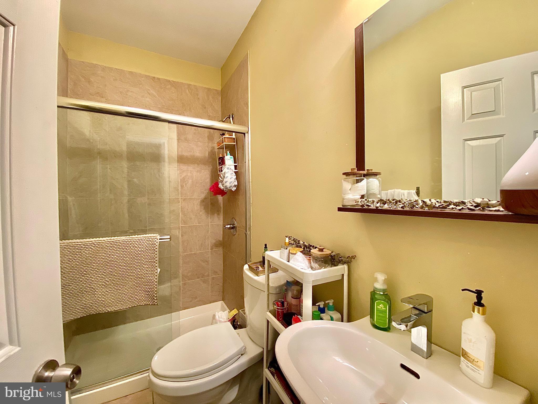 TEMPLE UNIVERSITY - Residential Lease