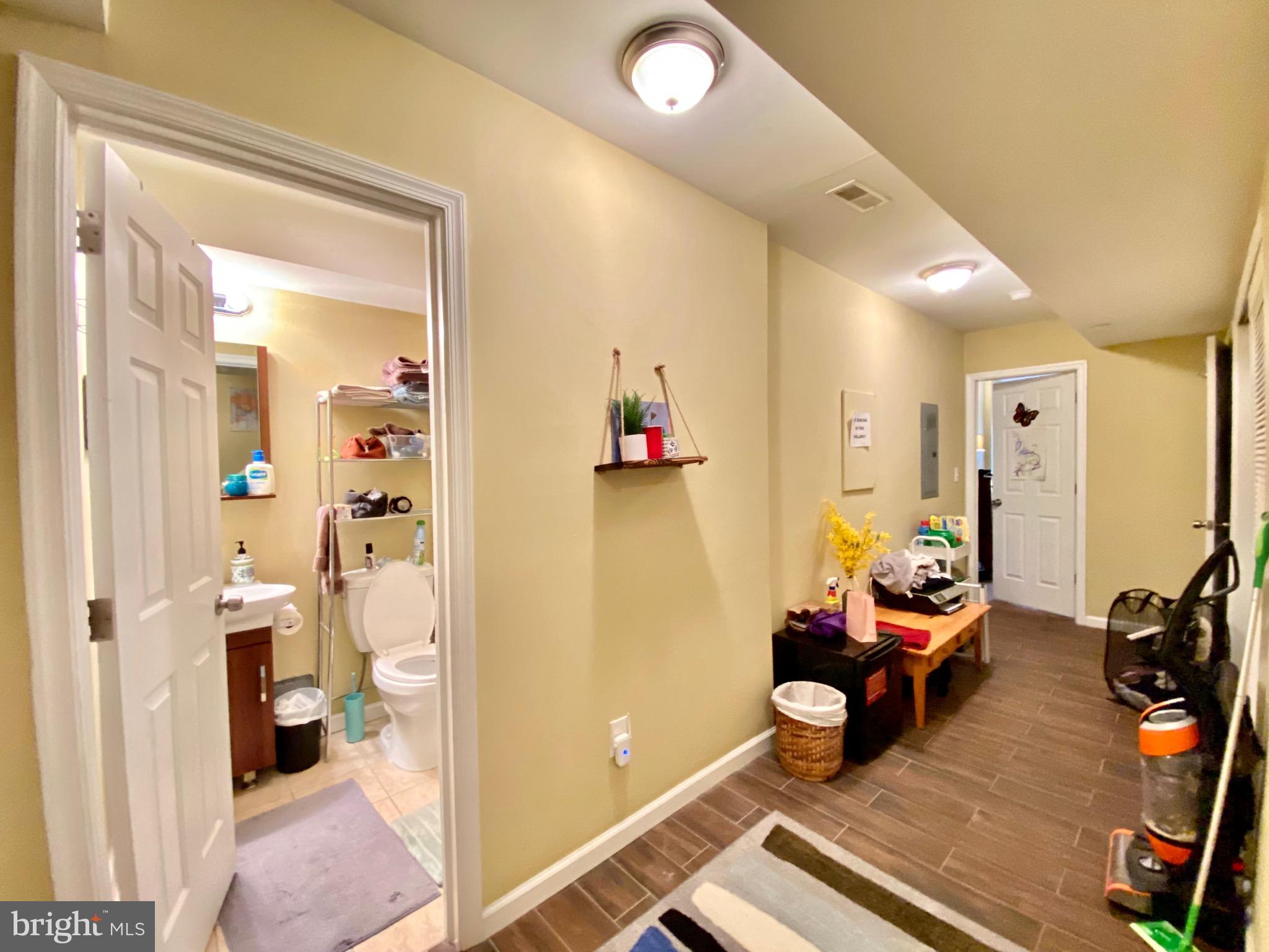 TEMPLE UNIVERSITY - Residential Lease