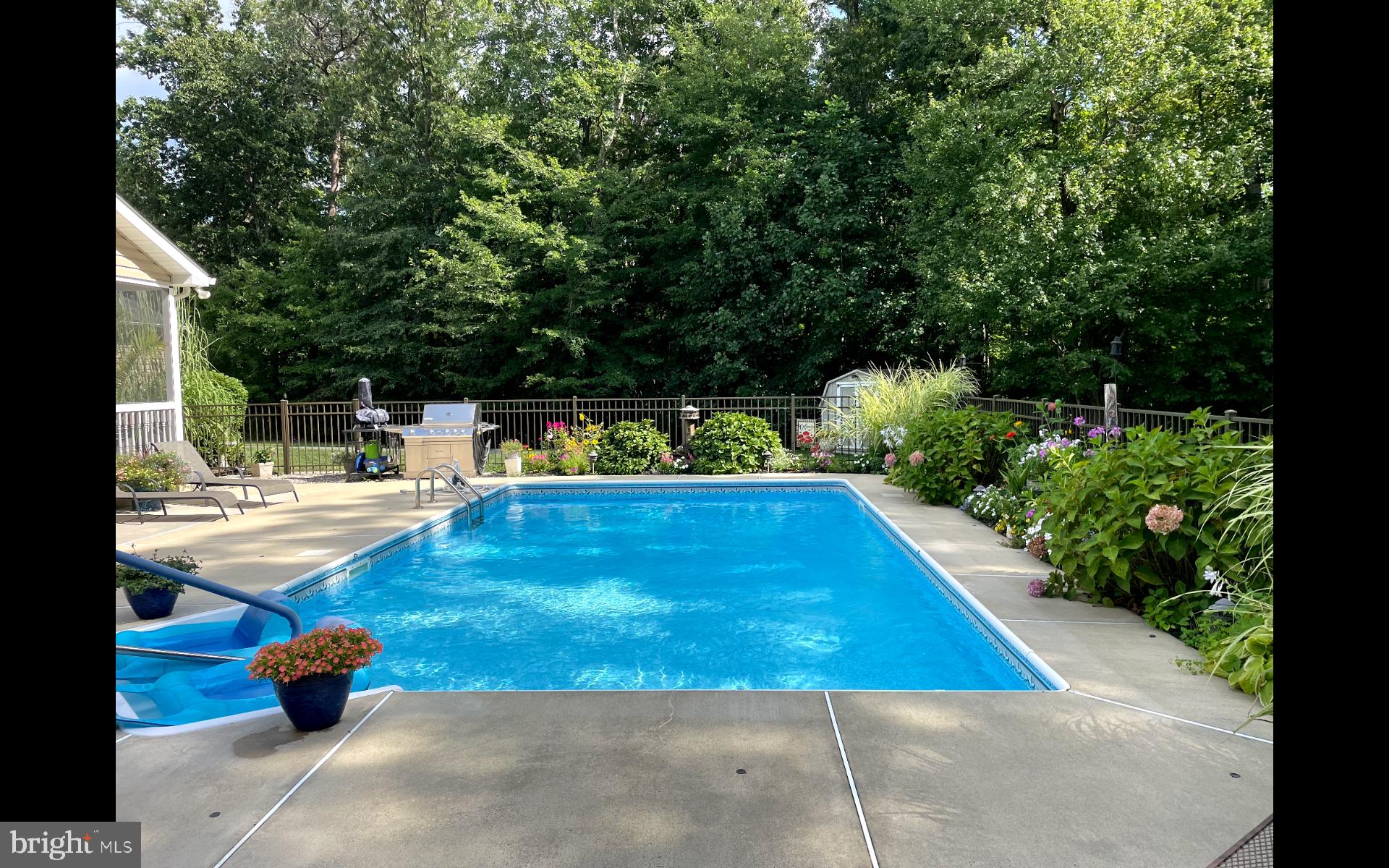 AUTUMN WOODS - Residential