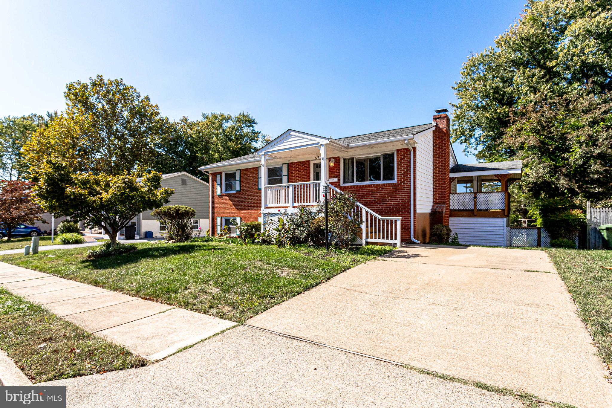 Immediate occupancy. Well maintained and ready to move in. Large back yard with deck and patio. Screened in gazebo for wonderfully cool fall evenings. Beautiful landscaping and flowers with a fully fenced yard. Rear screened in porch makes for a perfect outdoor dining room! This lovely home has a huge back yard and lots of nature. Extra storage shed under deck or there is a possibility for a work shop. Easy commute to either 95 or 66.