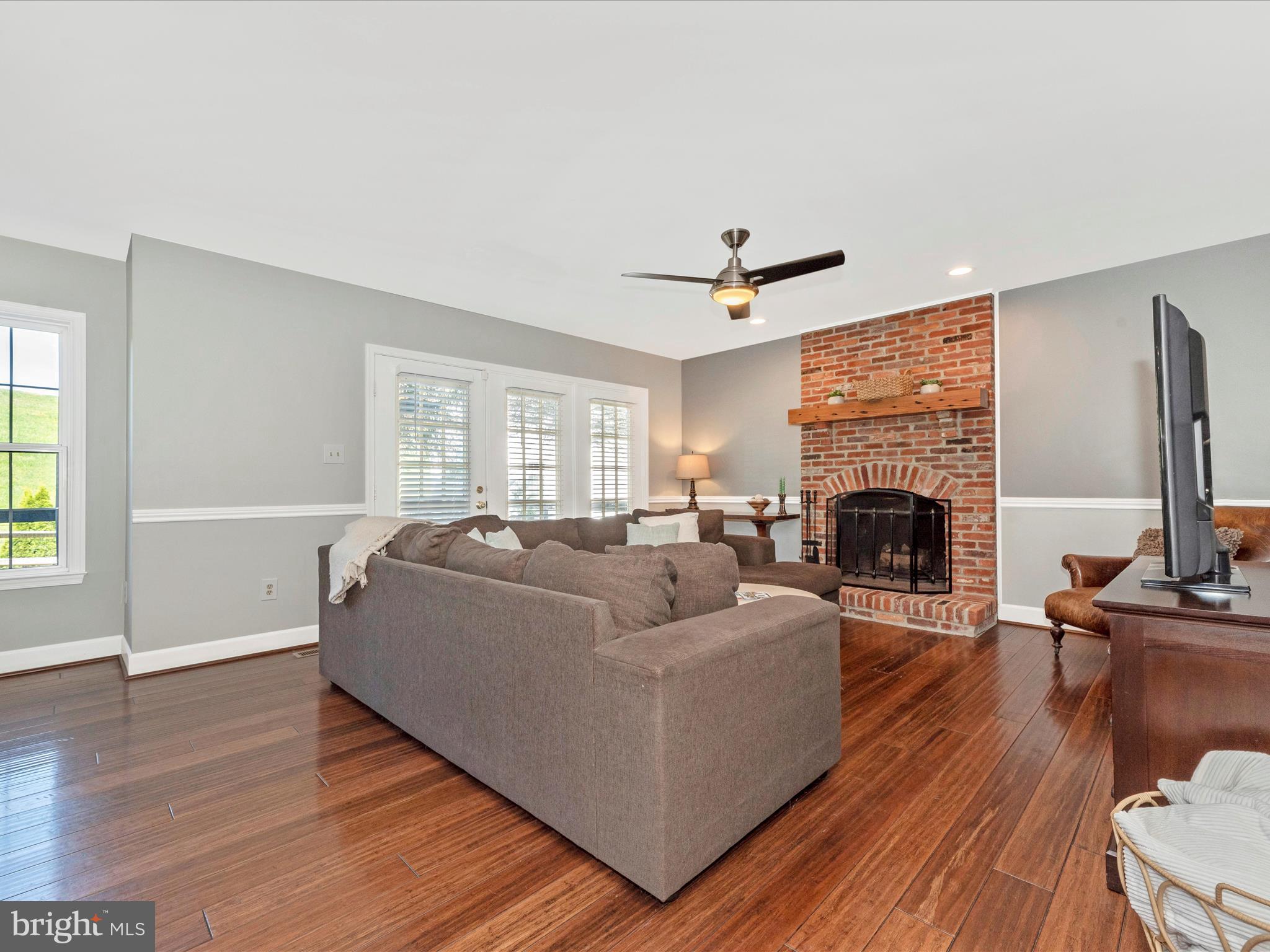 SPRING RIDGE - Residential