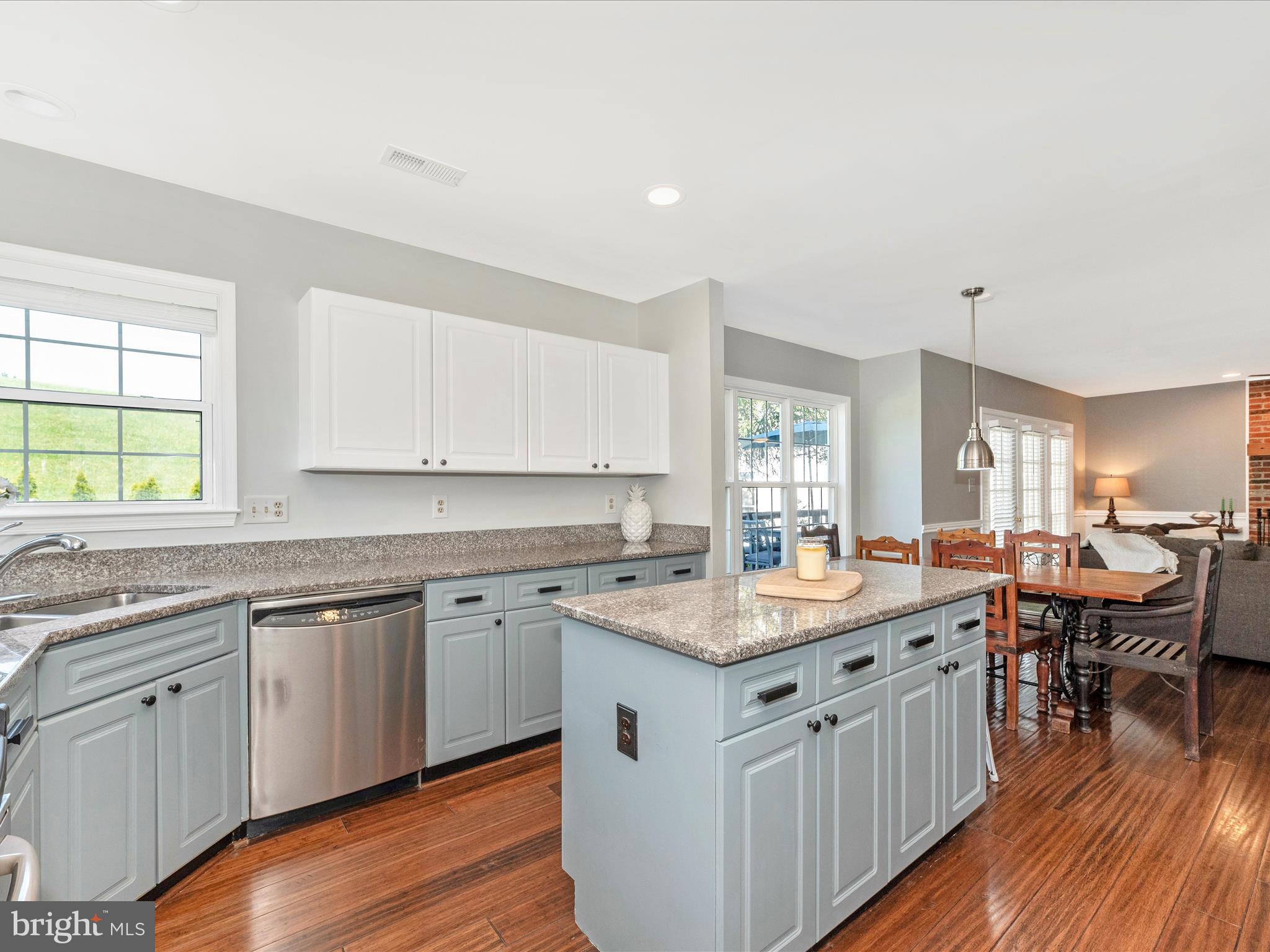 SPRING RIDGE - Residential