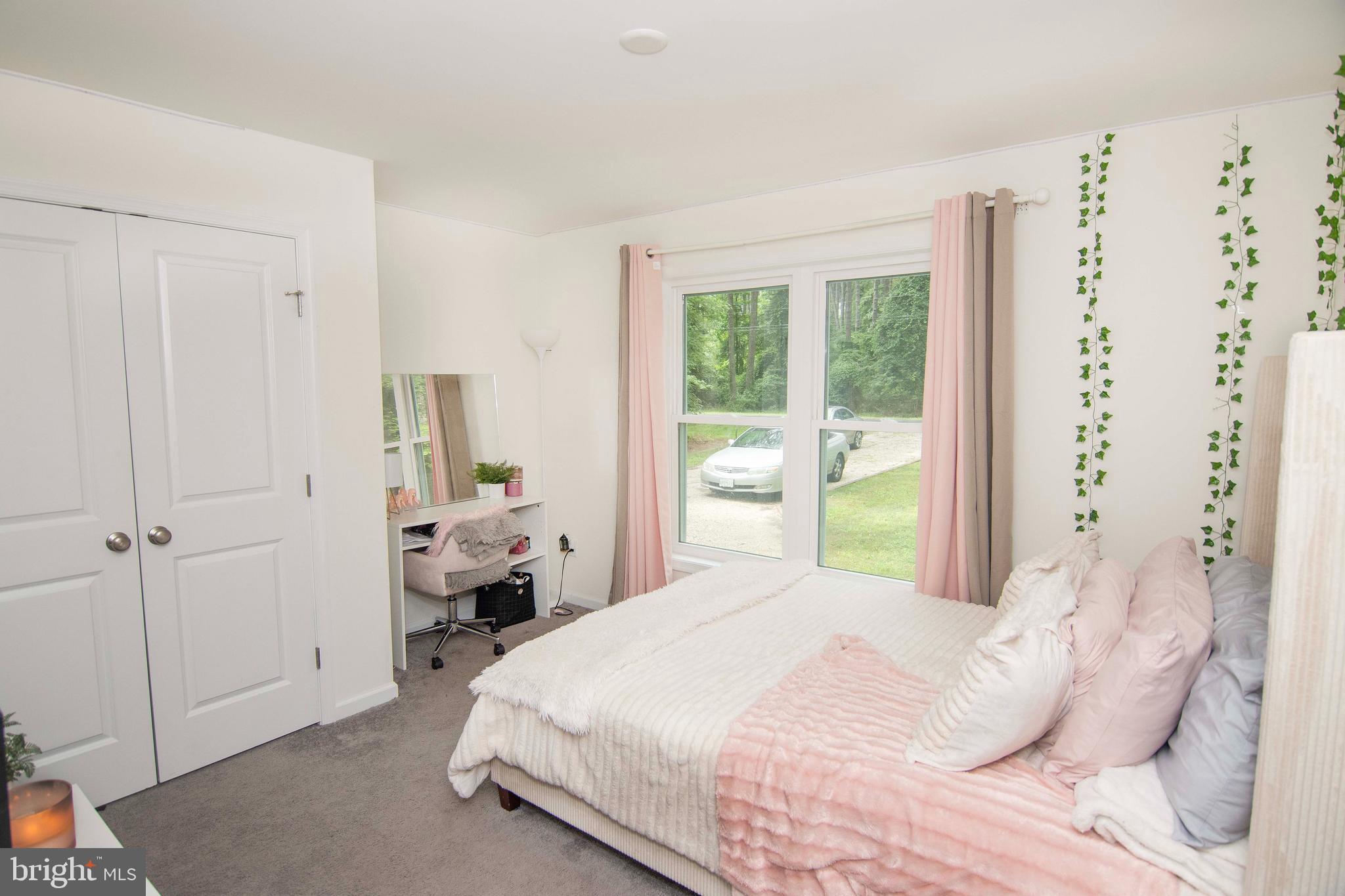 CAPTAIN'S COVE - Residential