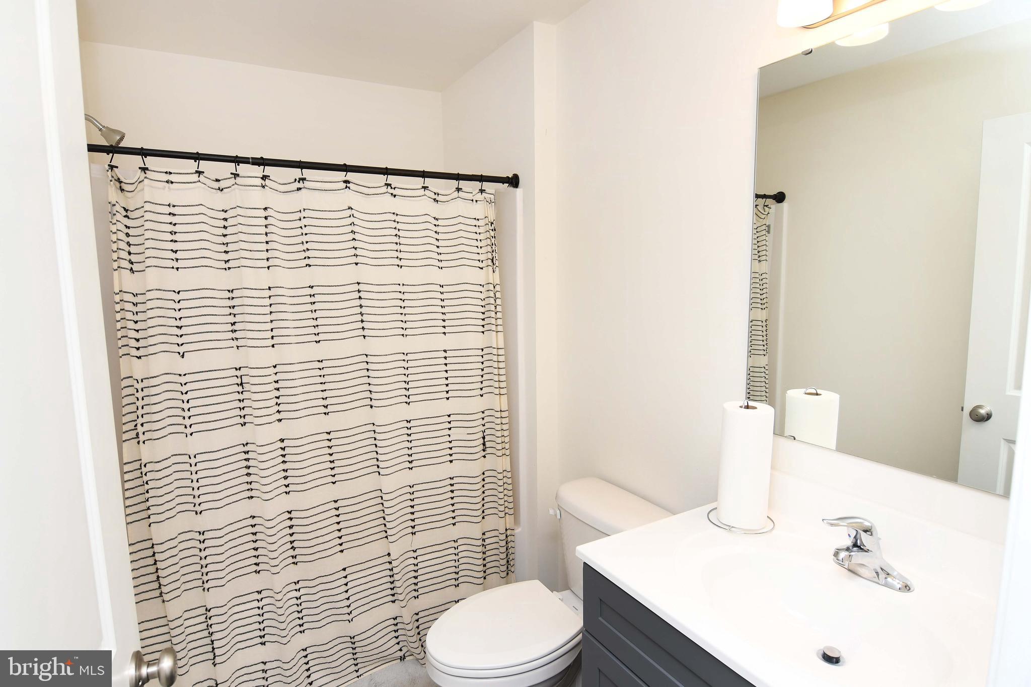 CAPTAIN'S COVE - Residential