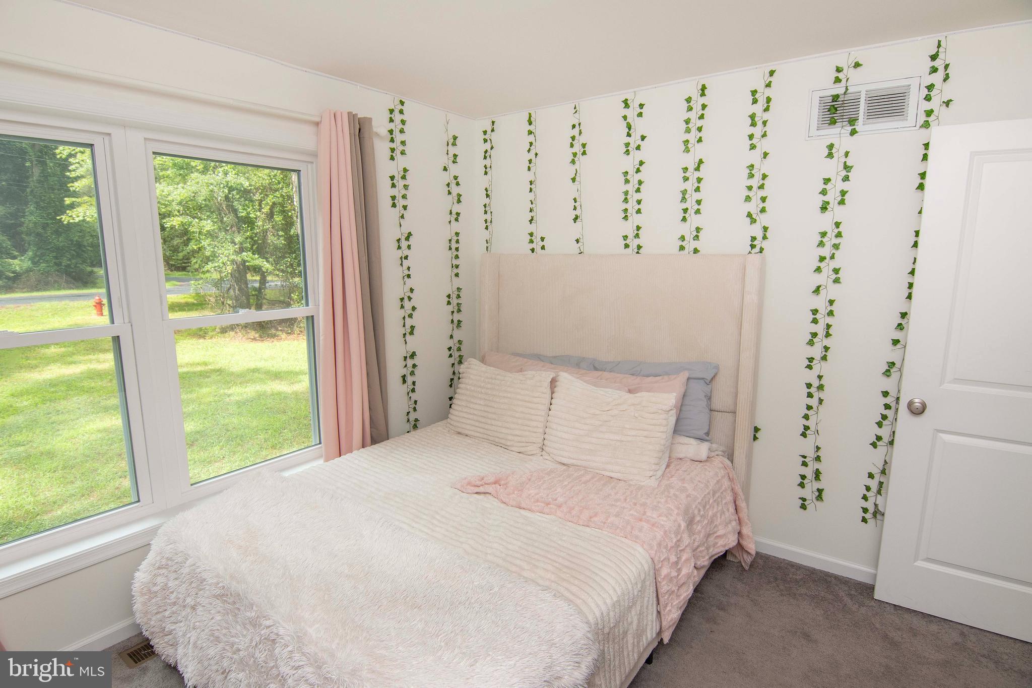 CAPTAIN'S COVE - Residential