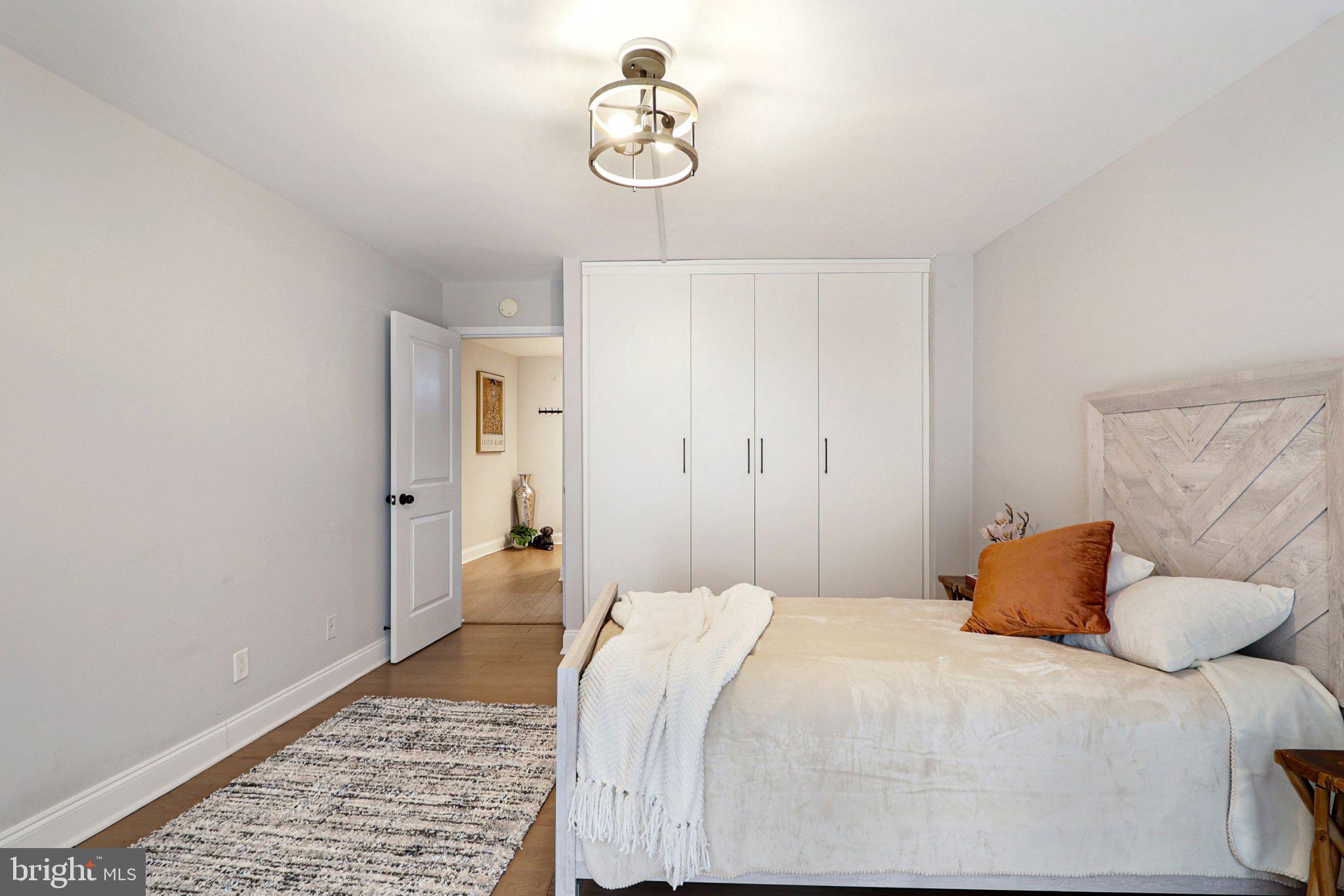 CHEVY CHASE - Residential