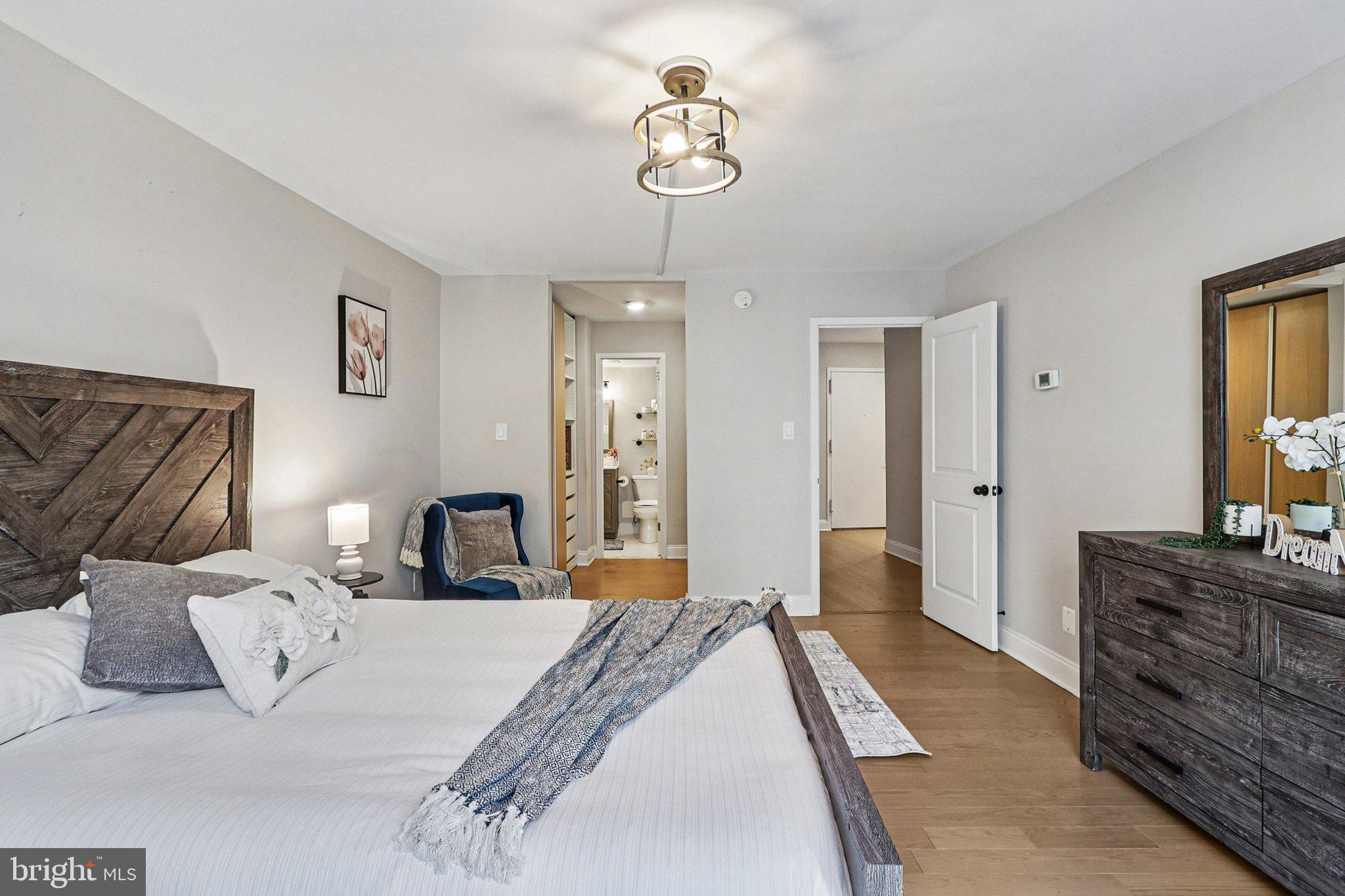 CHEVY CHASE - Residential