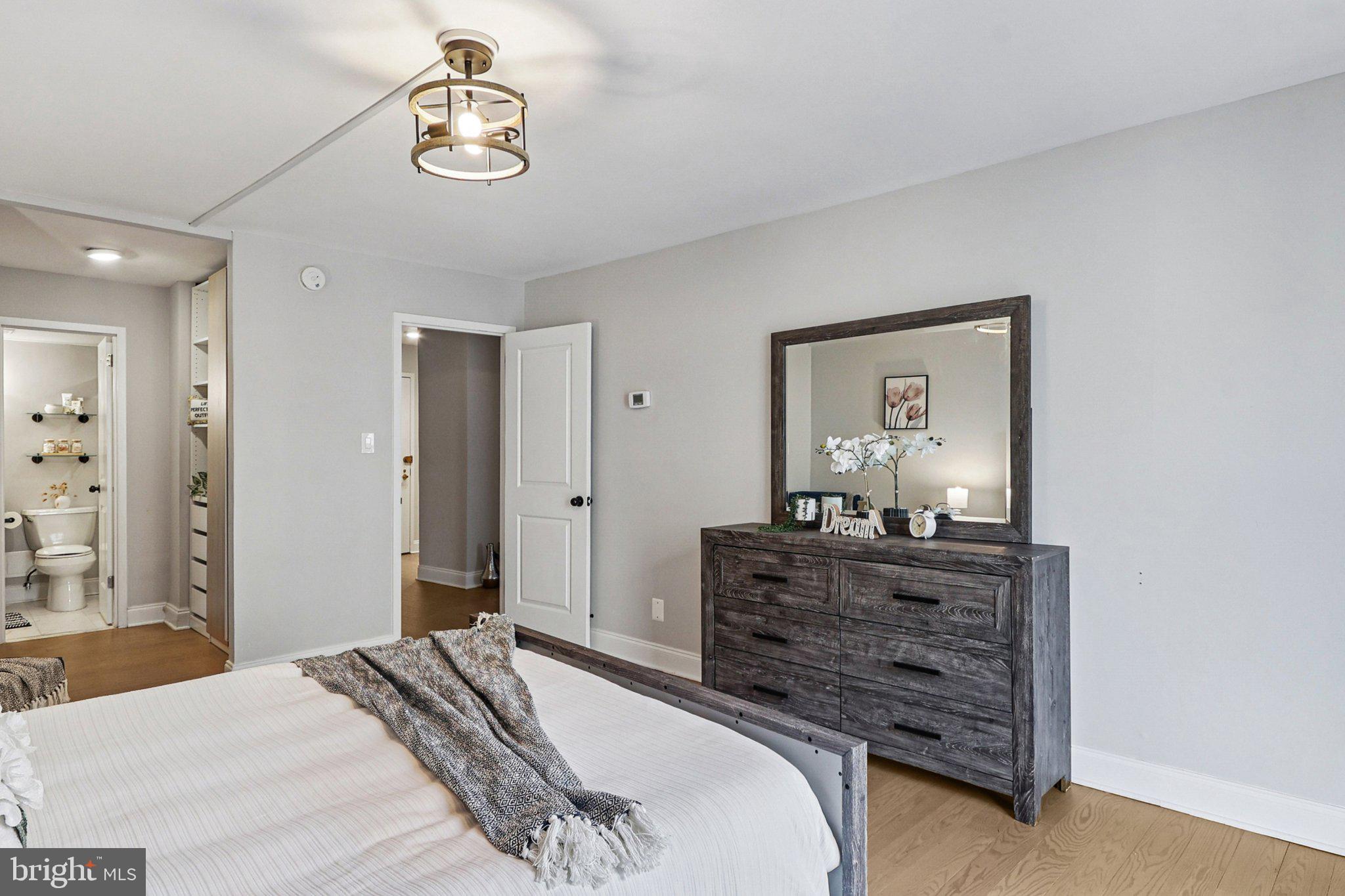 CHEVY CHASE - Residential