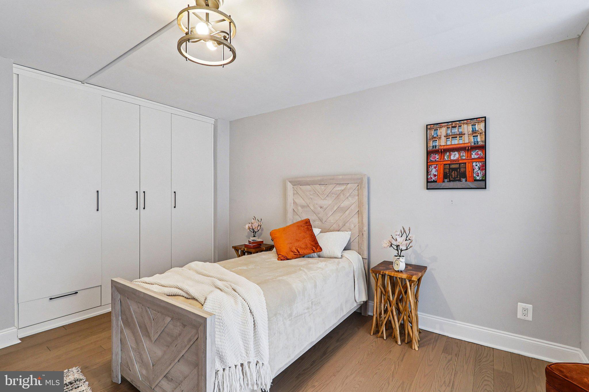 CHEVY CHASE - Residential