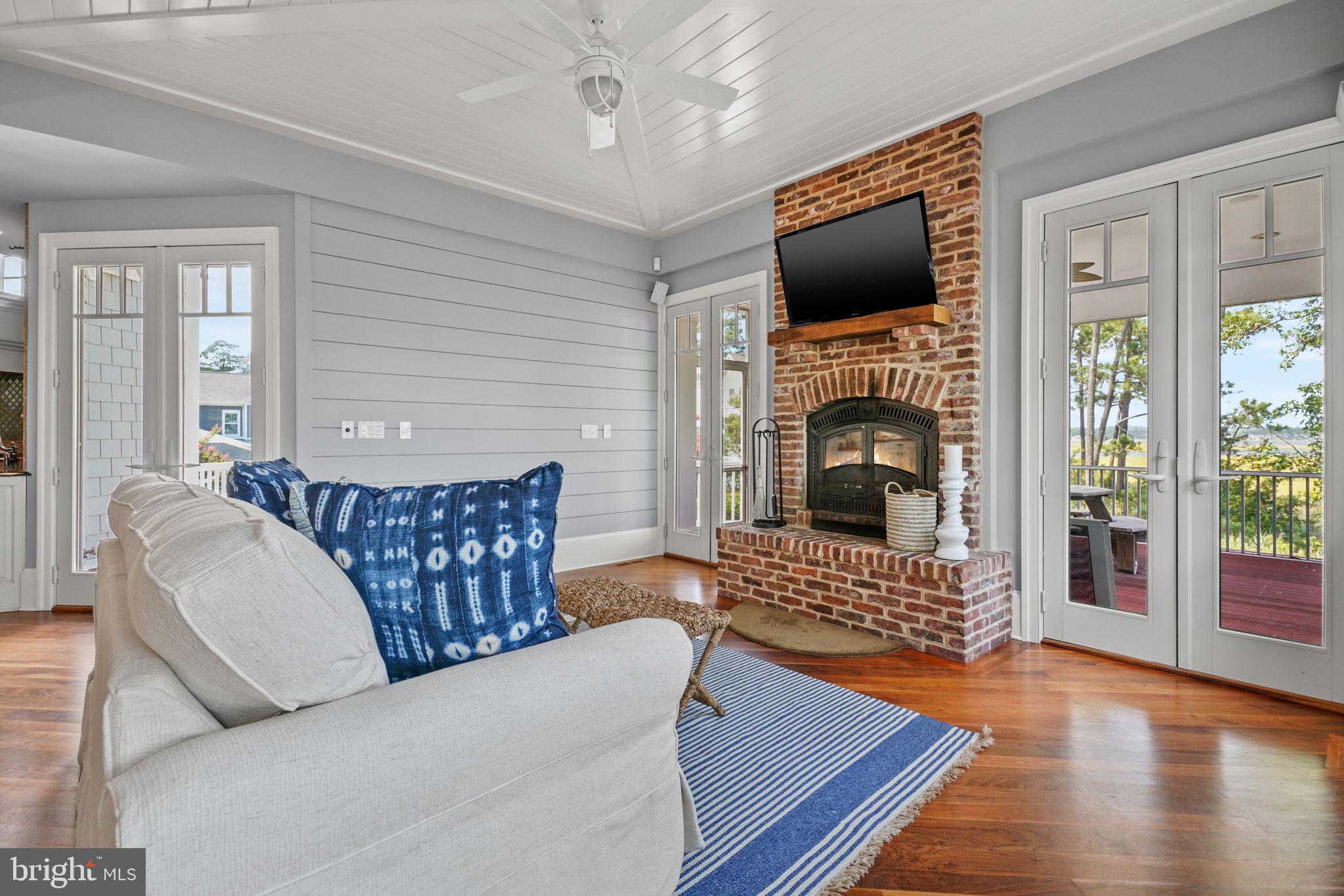 GLEN RIDDLE - Residential