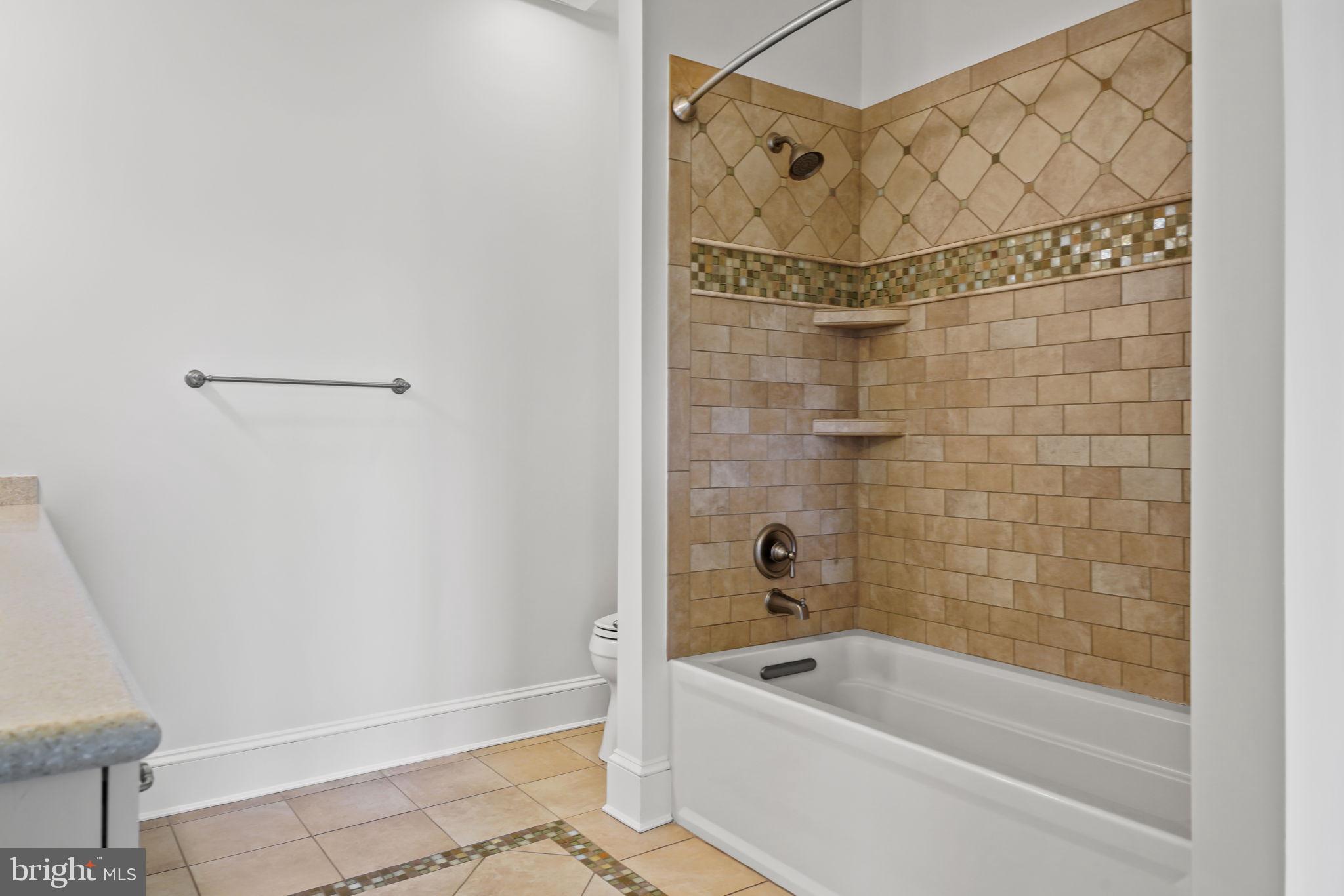 GLEN RIDDLE - Residential