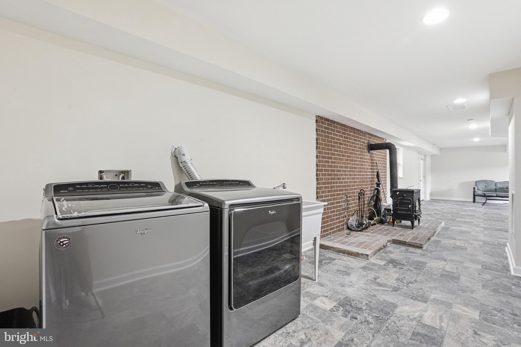 ROLLING WOODS - Residential