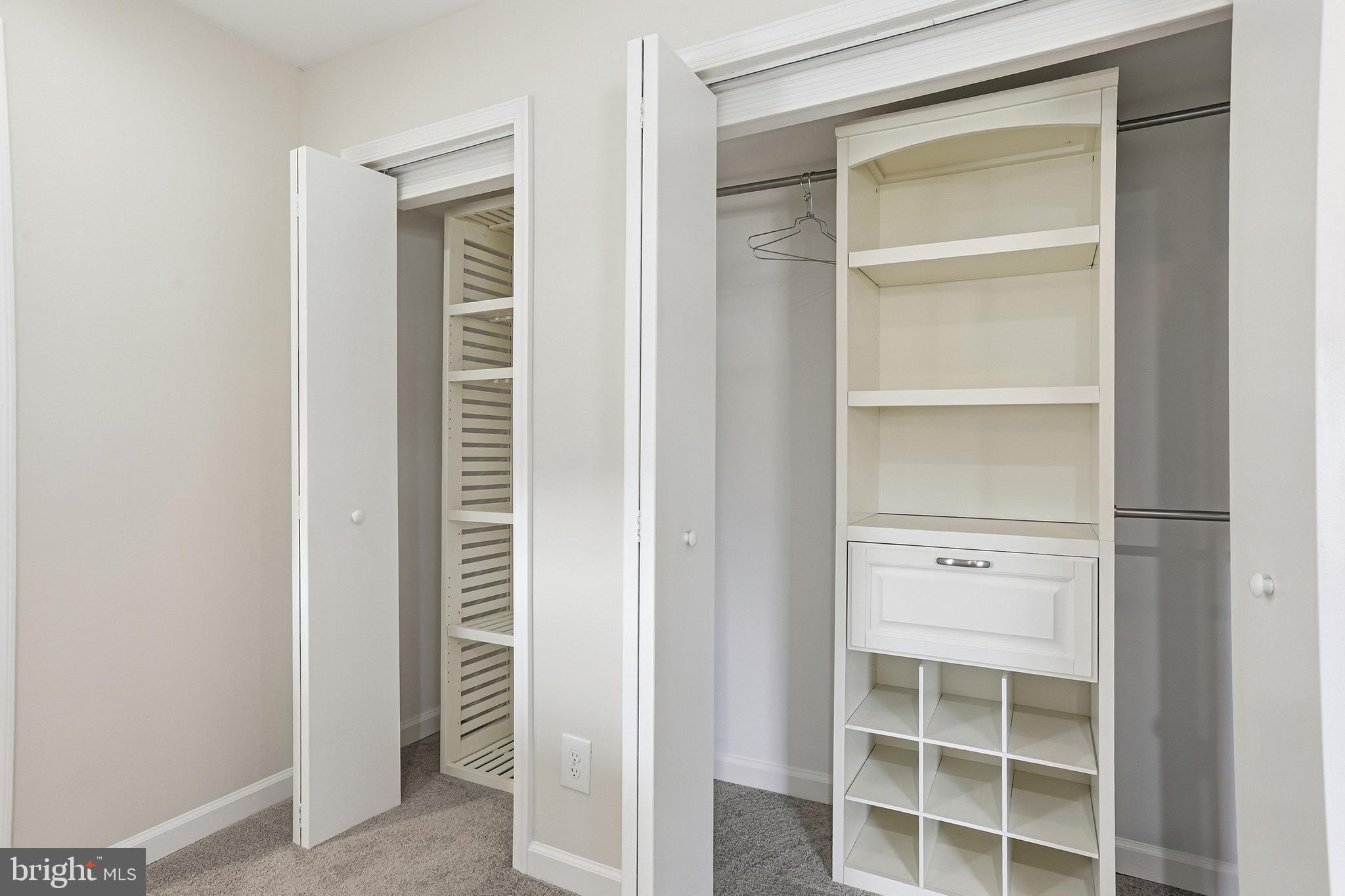 ROLLING WOODS - Residential