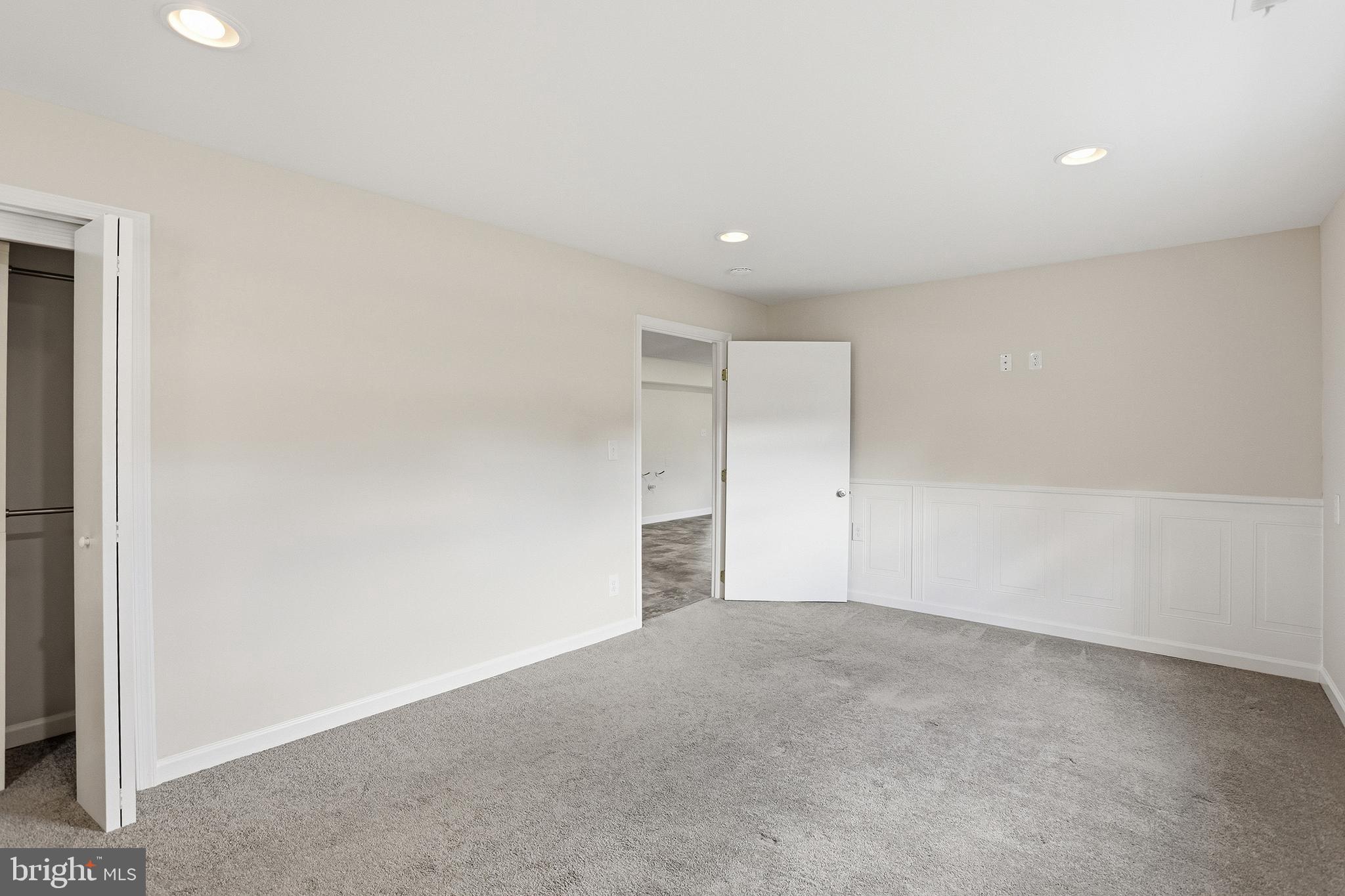 ROLLING WOODS - Residential