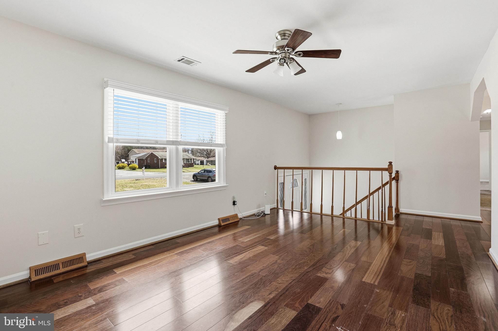 ROLLING WOODS - Residential