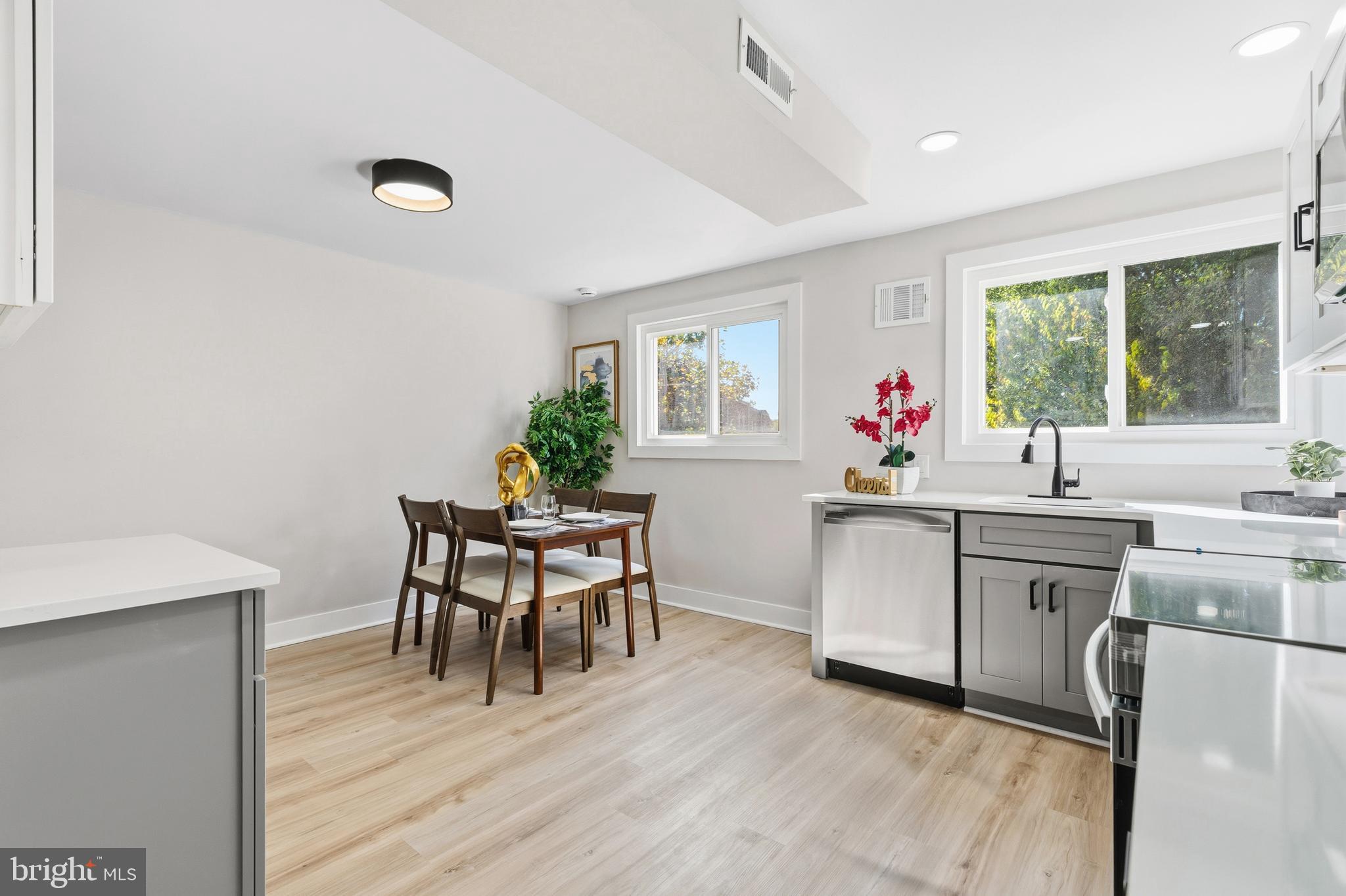 DELMAR VILLAGE - Residential