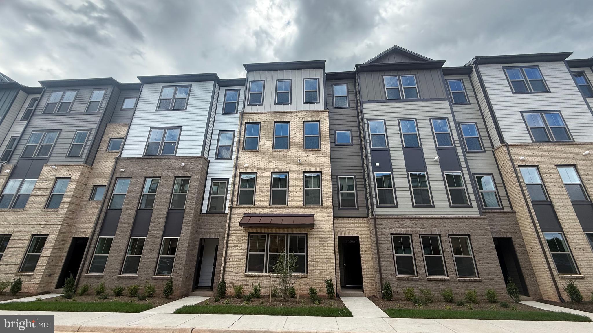 20977 BLUEBIRD SQUARE