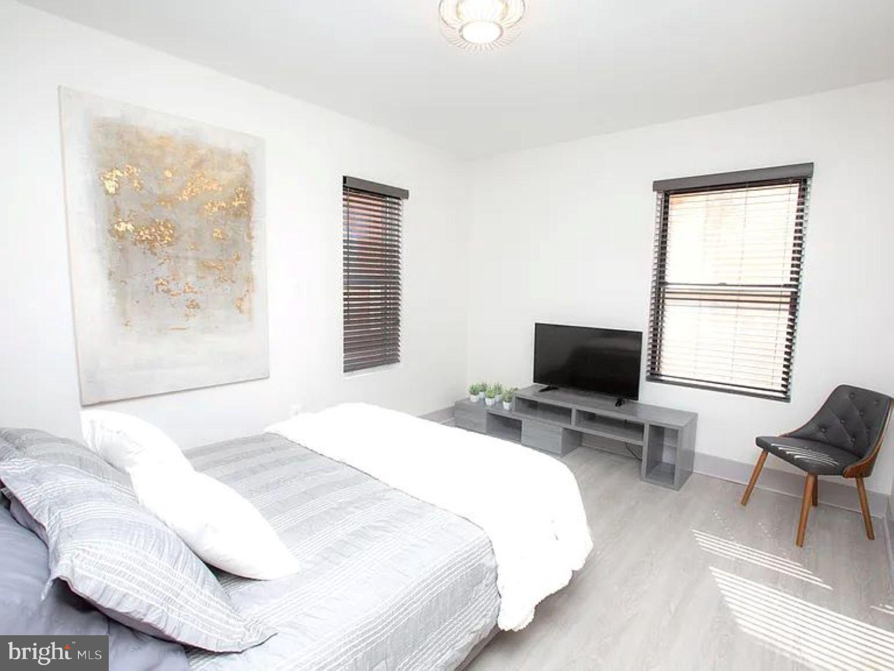 MOUNT VERNON PLACE HISTORIC DISTRICT - Residential Lease