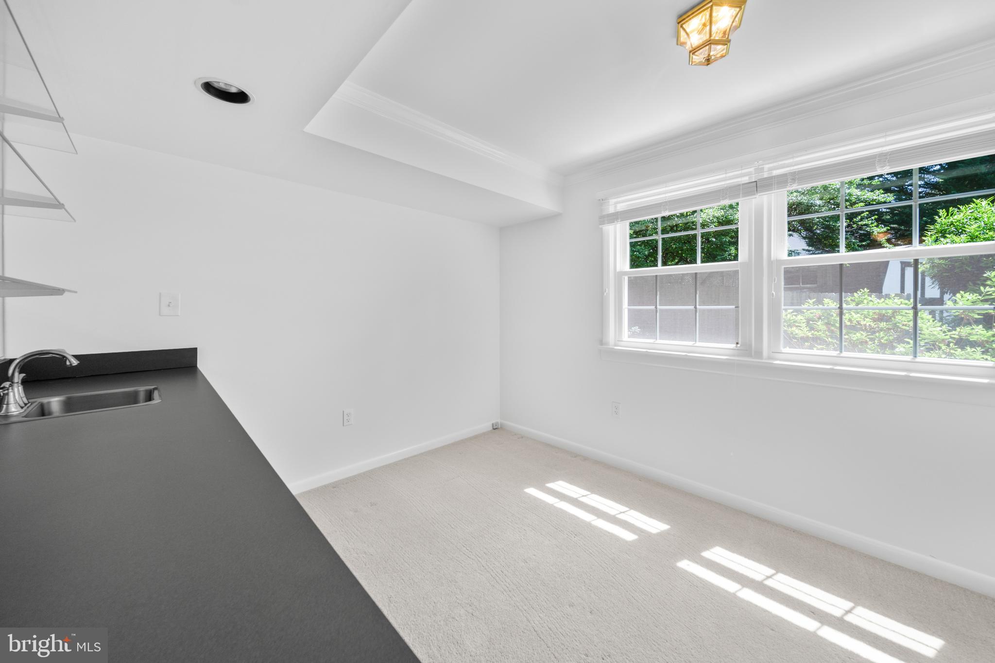 STONEWALL MANOR - Residential